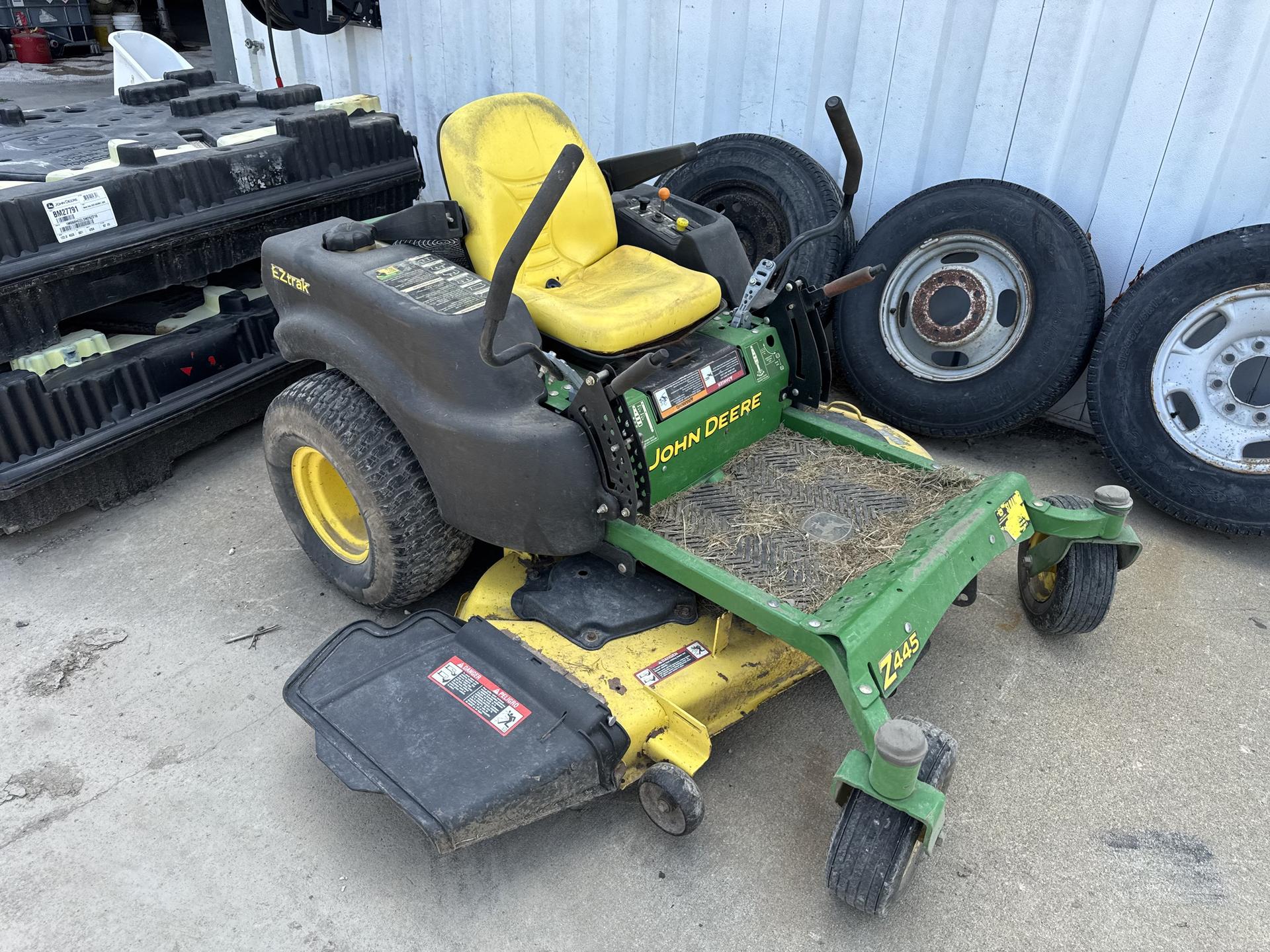 2008 John Deere Z445 Image