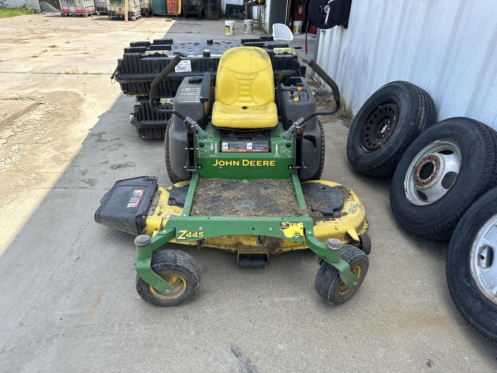 2008 John Deere Z445 Image