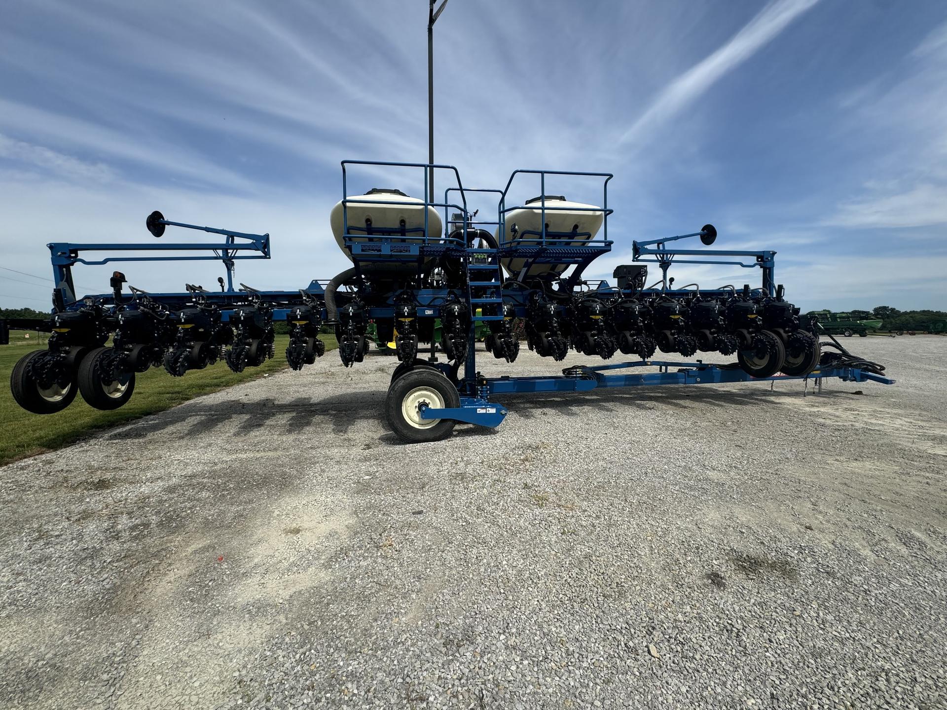 2023 Kinze 3665 Image