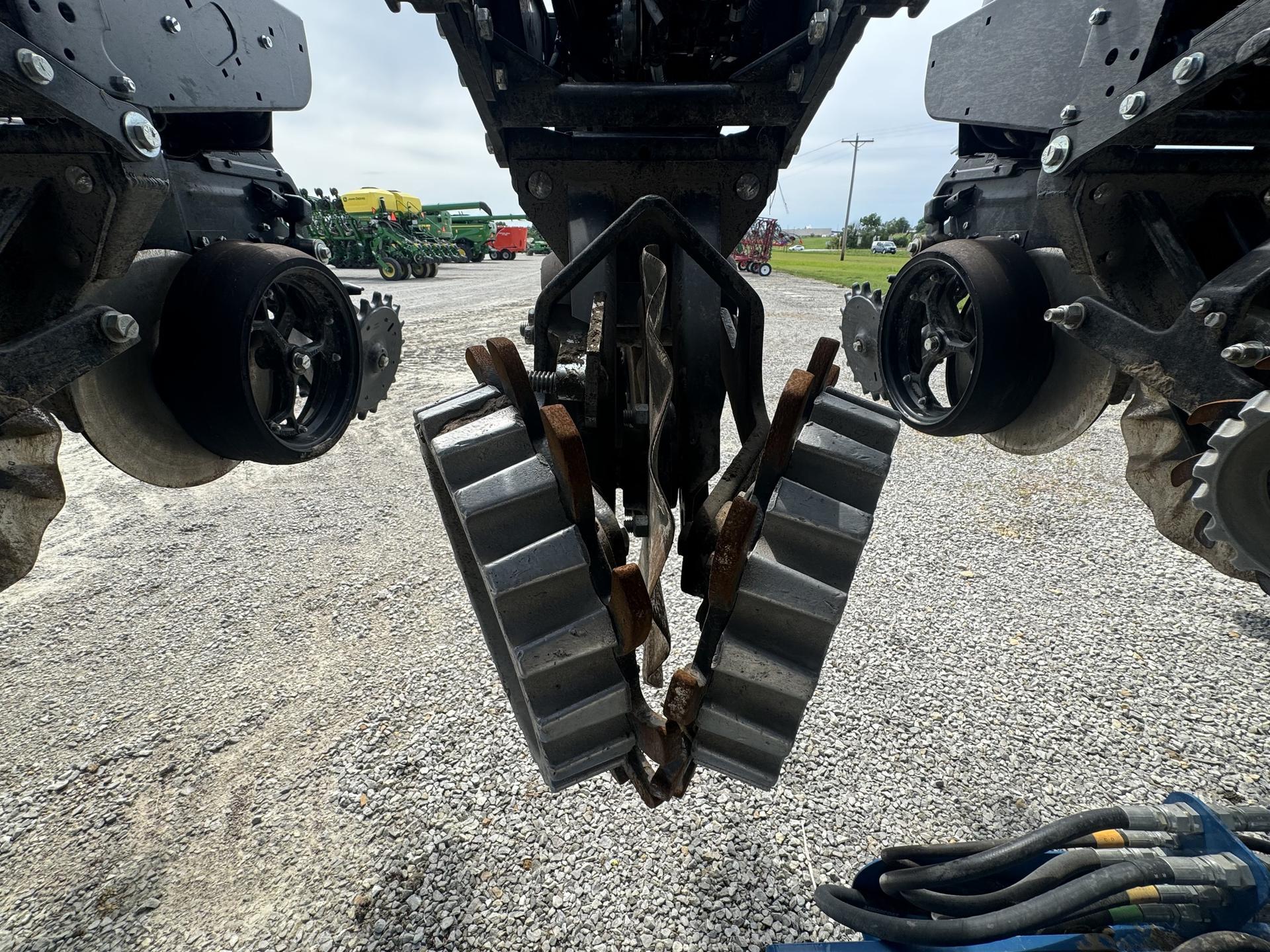 2023 Kinze 3665 Image