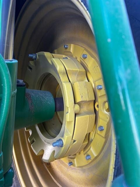 2011 John Deere 7230R Image