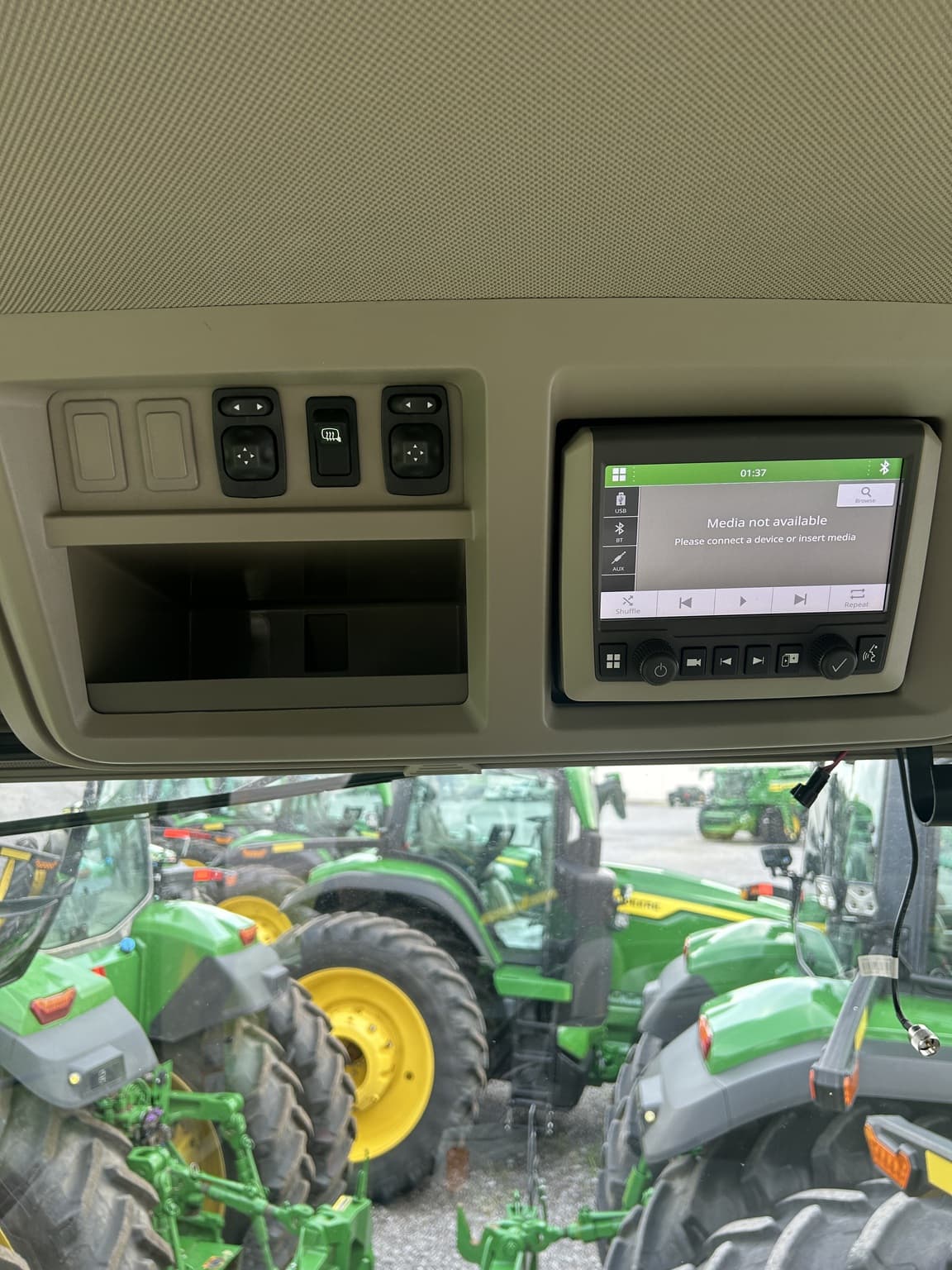 2024 John Deere 8R 250 Image