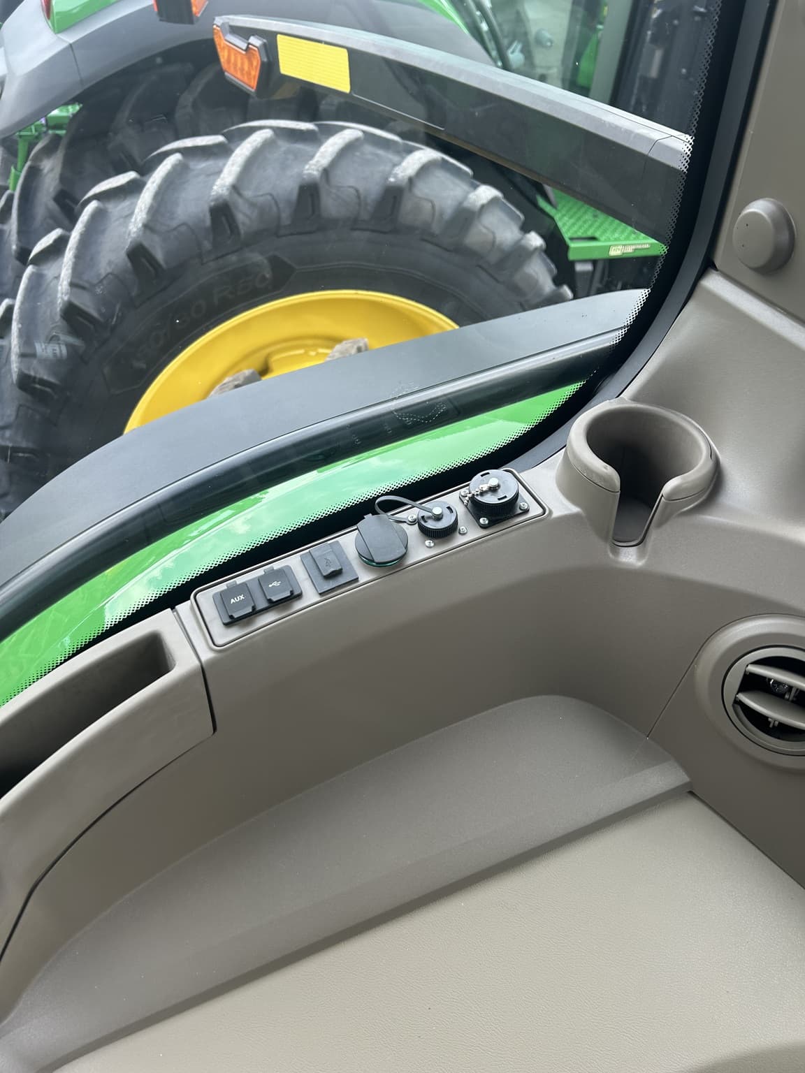 2024 John Deere 8R 250 Image