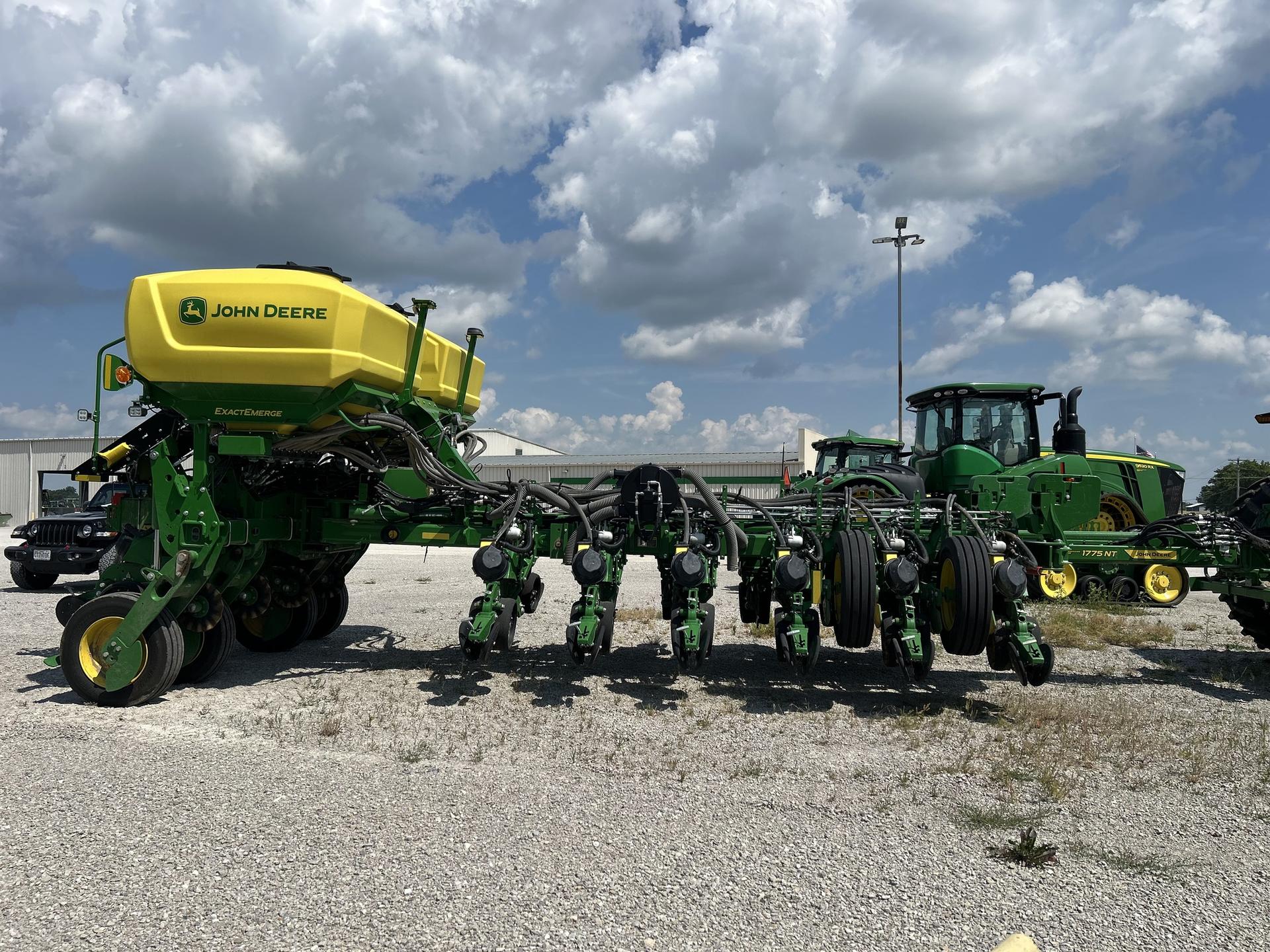 2024 John Deere 1775NT Image