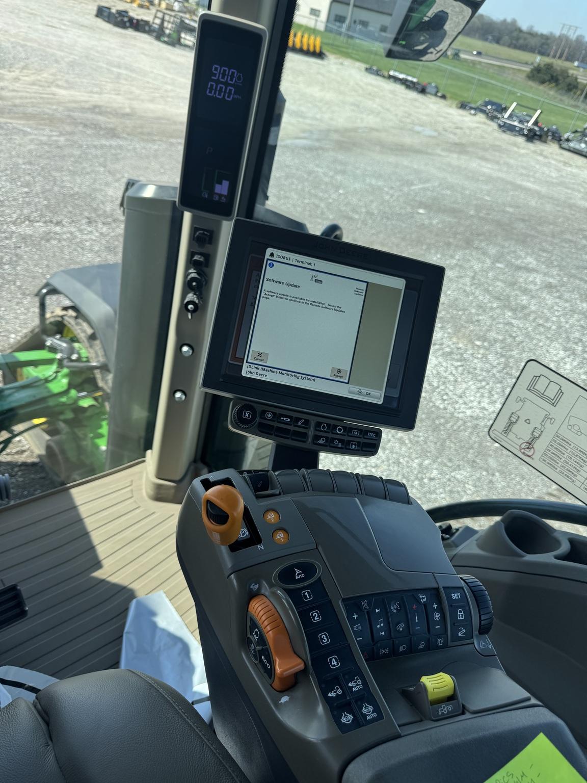 2021 John Deere 8RX 370 Image