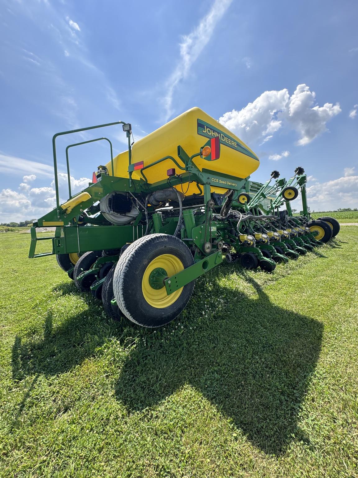 2011 John Deere 1770NT CCS Image