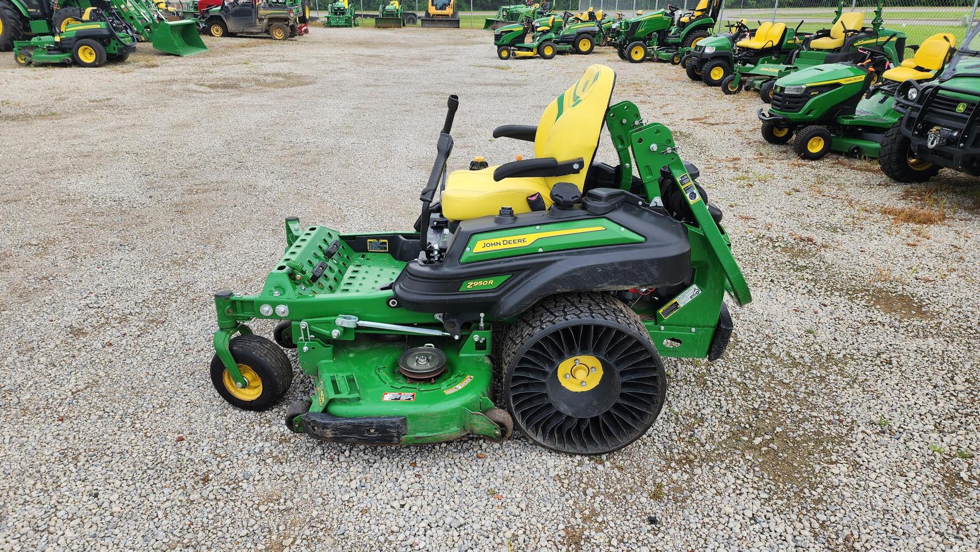 2023 John Deere Z950R Image