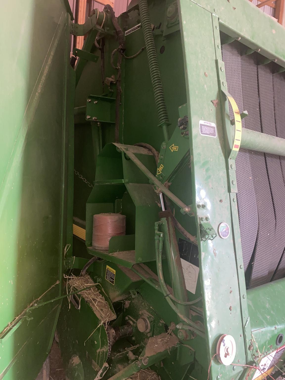 2003 John Deere 567 Image