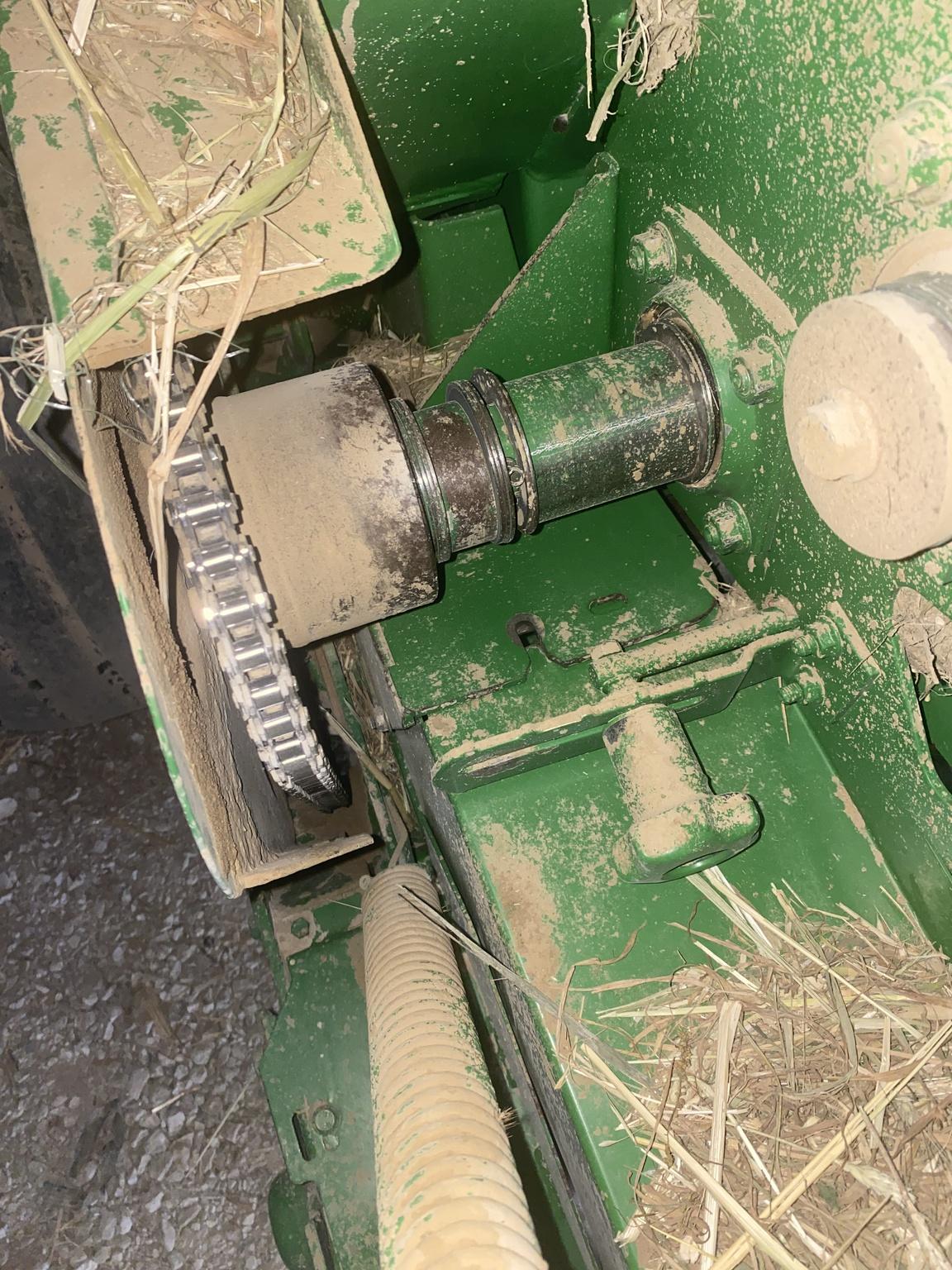 2003 John Deere 567 Image