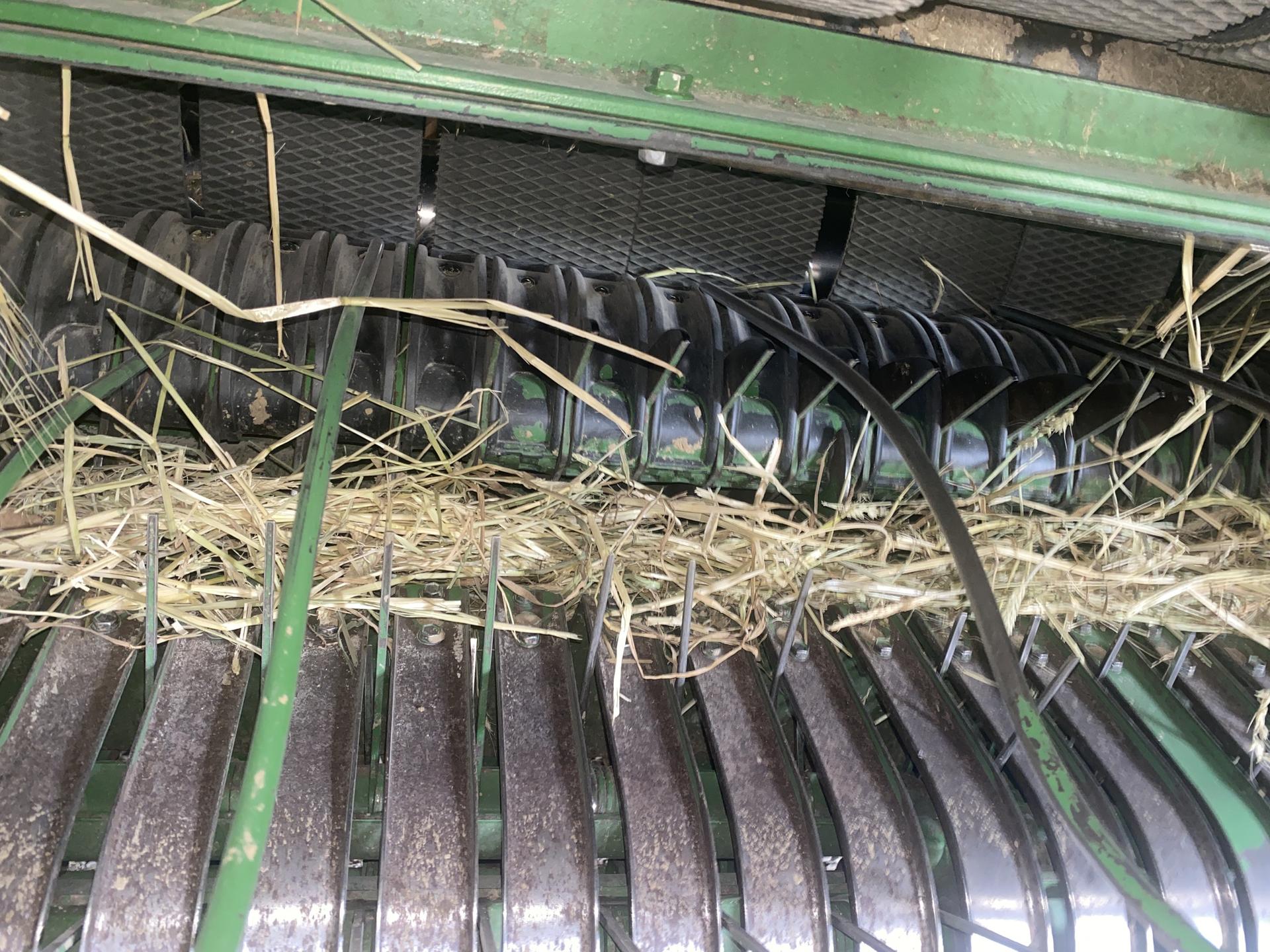 2003 John Deere 567 Image