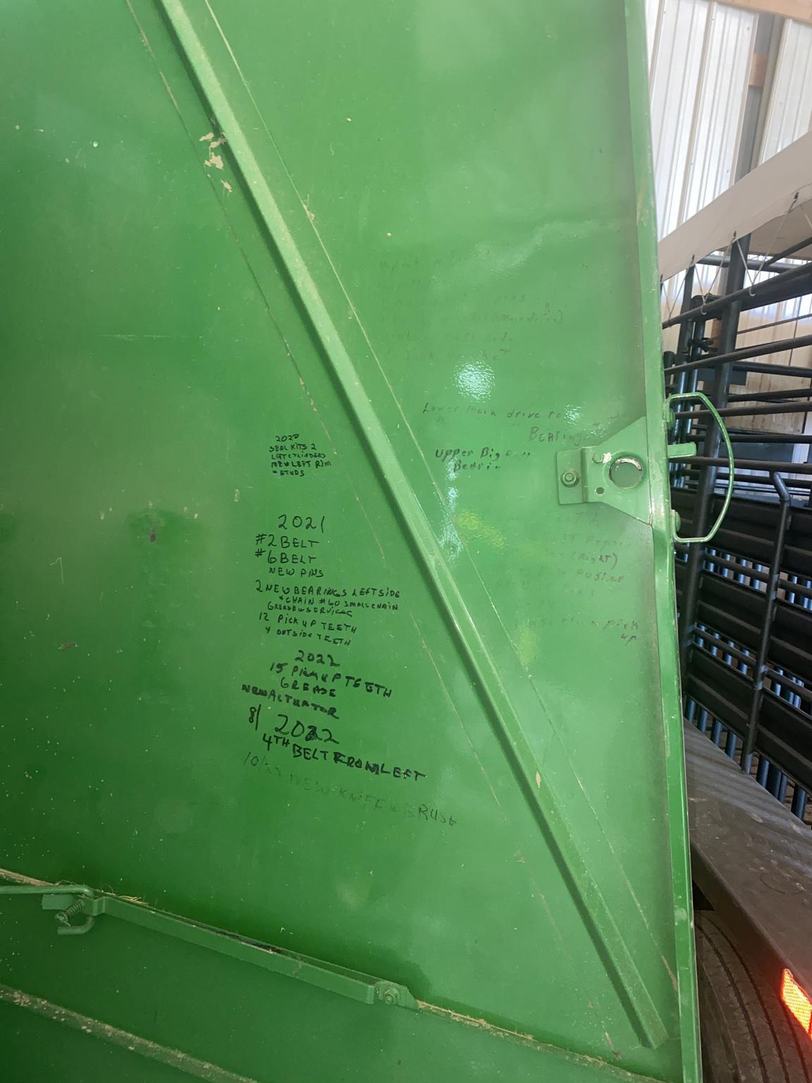2003 John Deere 567 Image