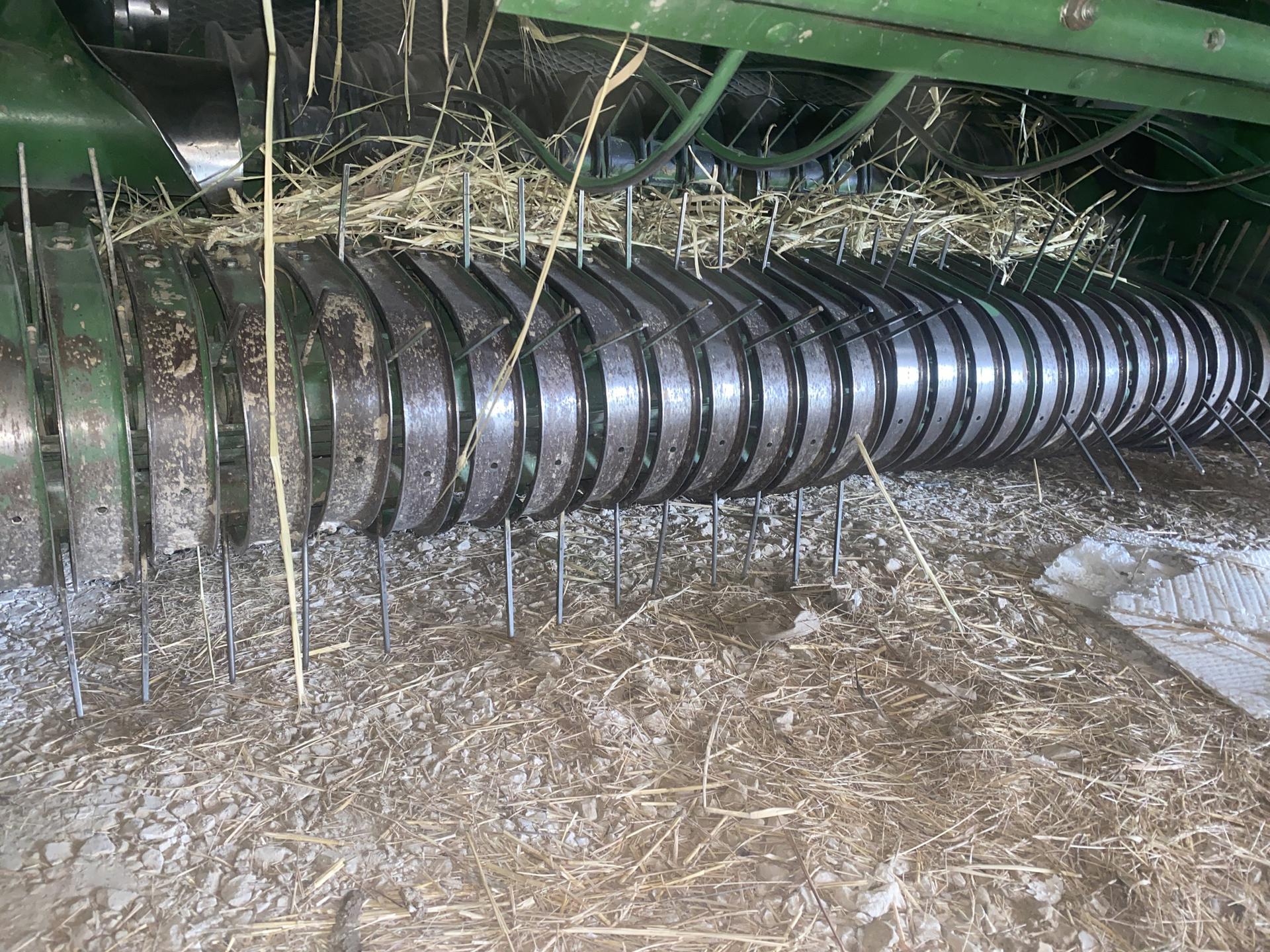 2003 John Deere 567 Image