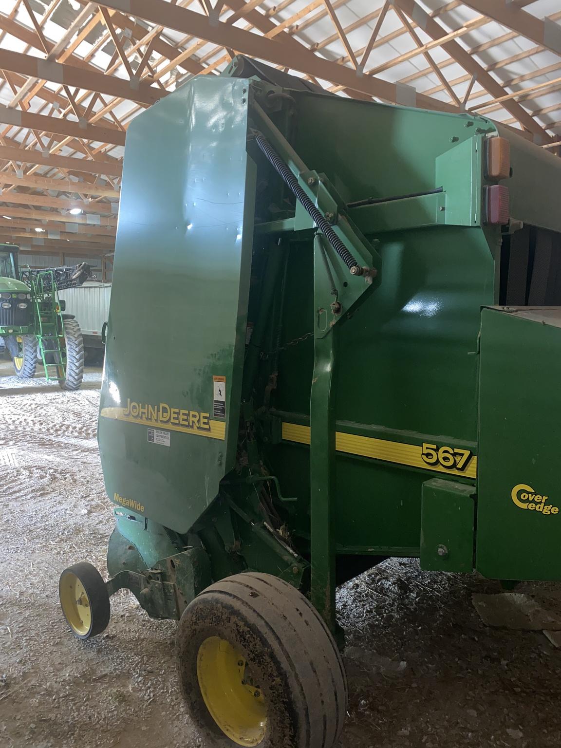 2003 John Deere 567 Image