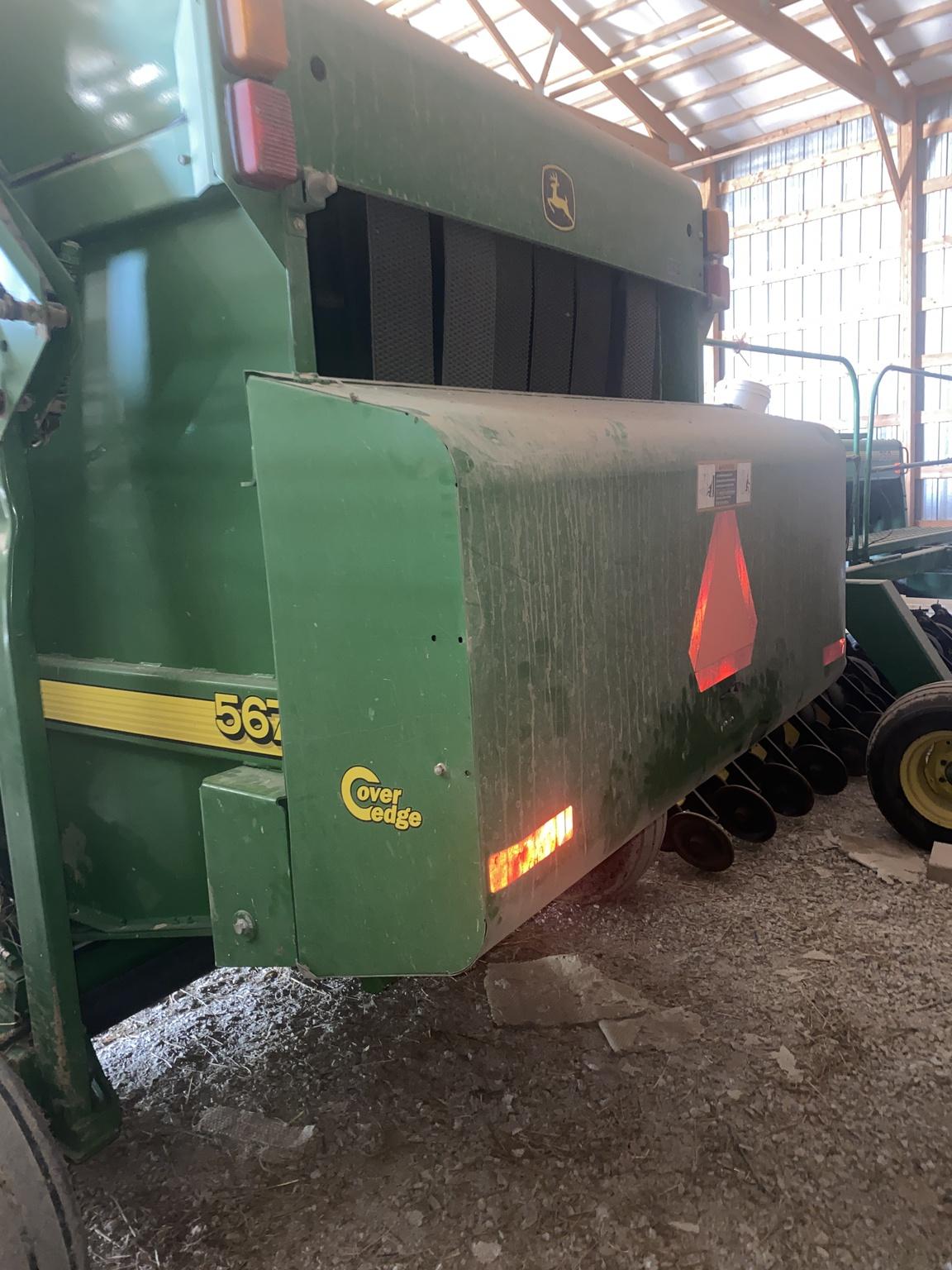 2003 John Deere 567 Image
