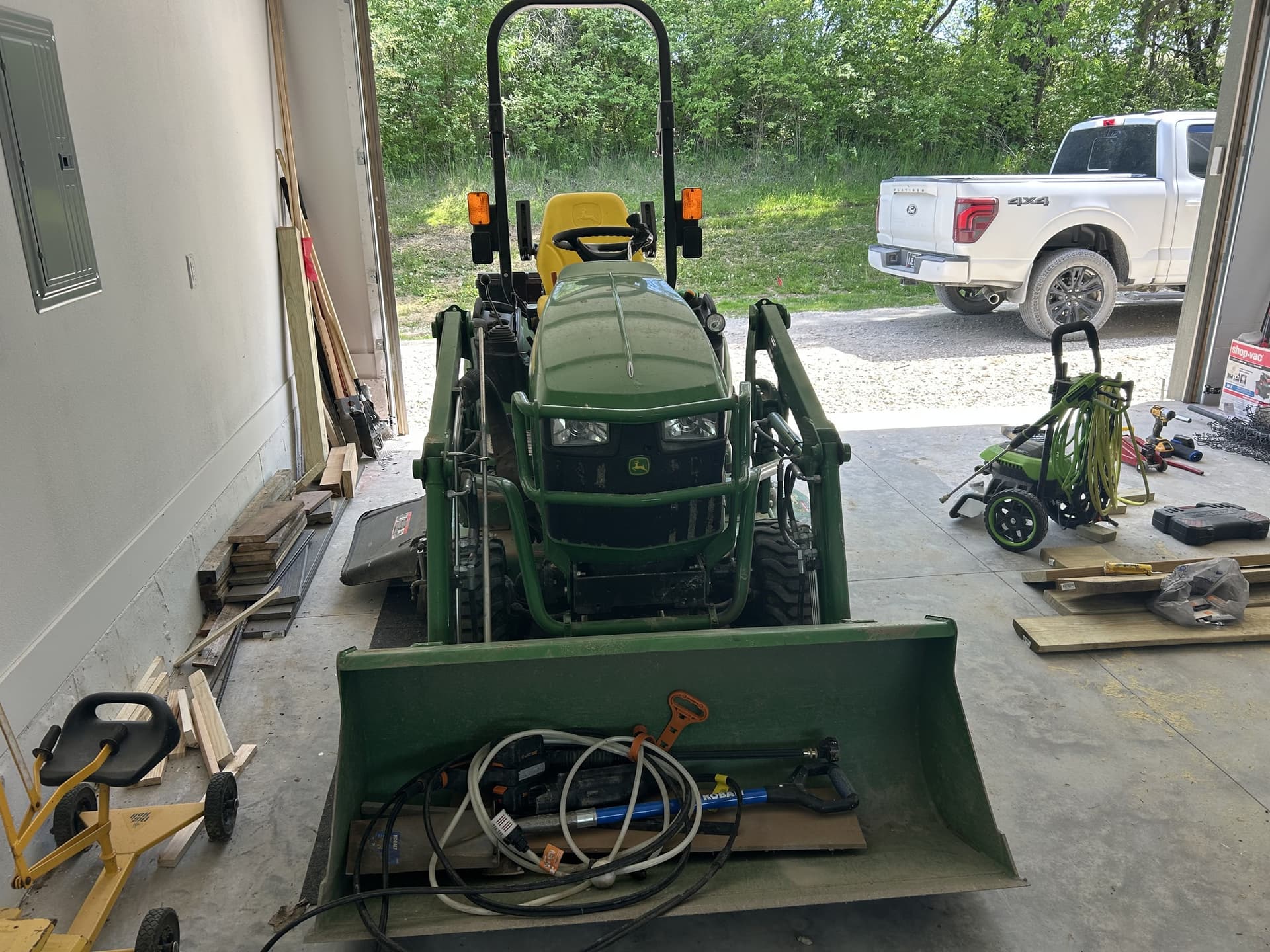 2016 John Deere 1025R Image