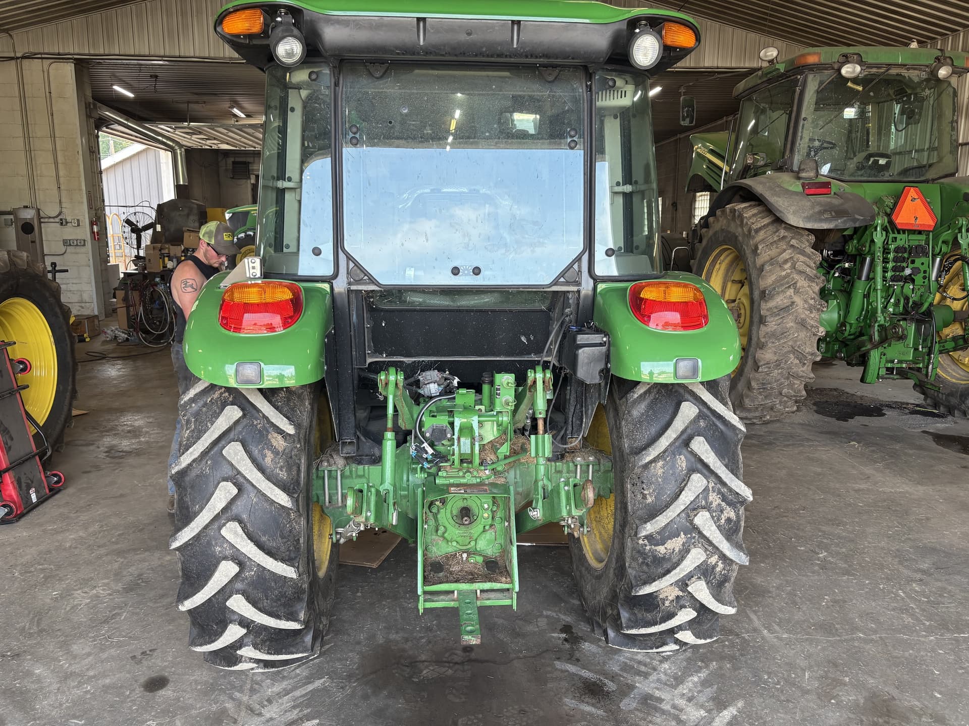 2022 John Deere 5075E Image