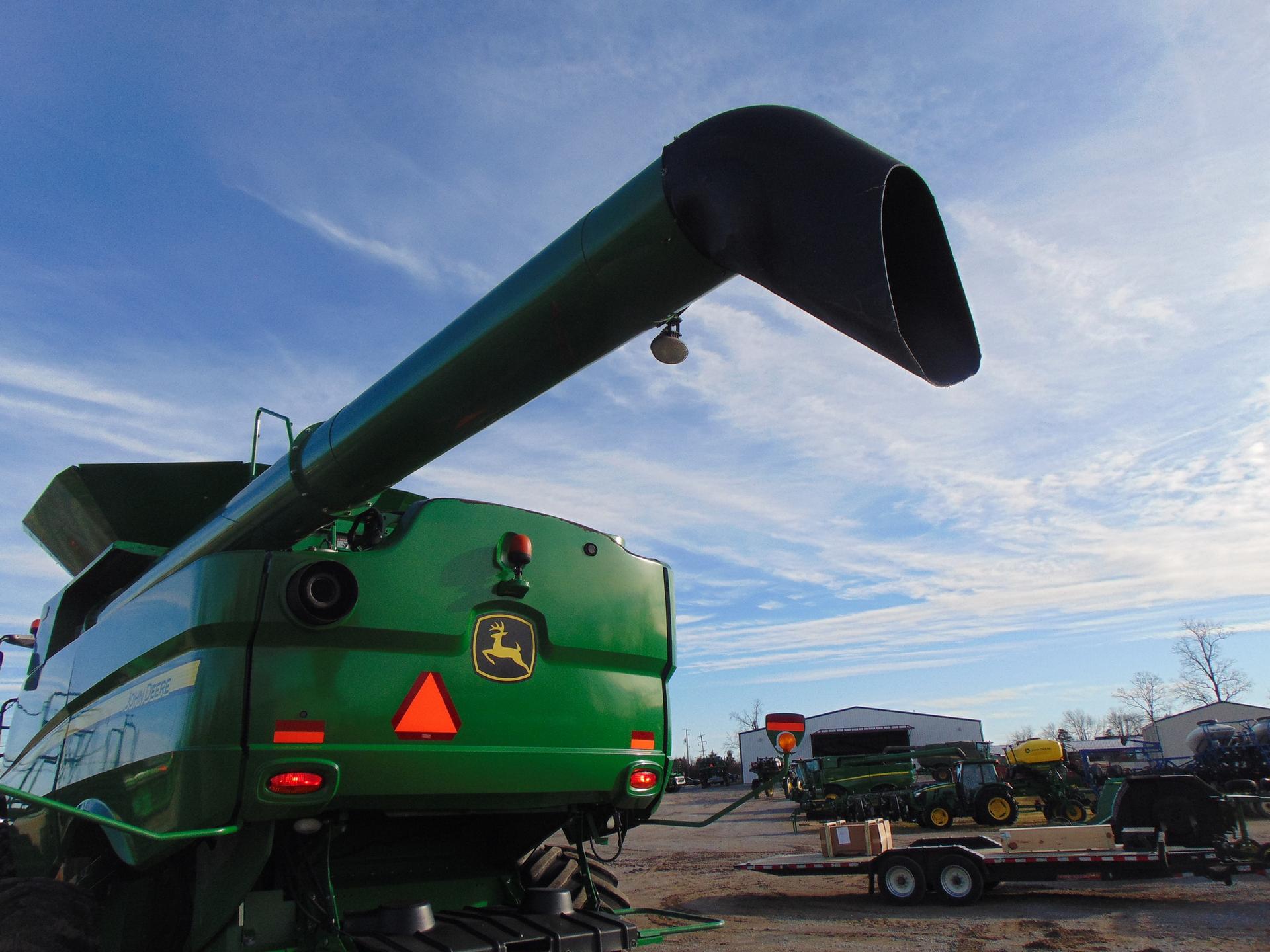 2014 John Deere S680 Image