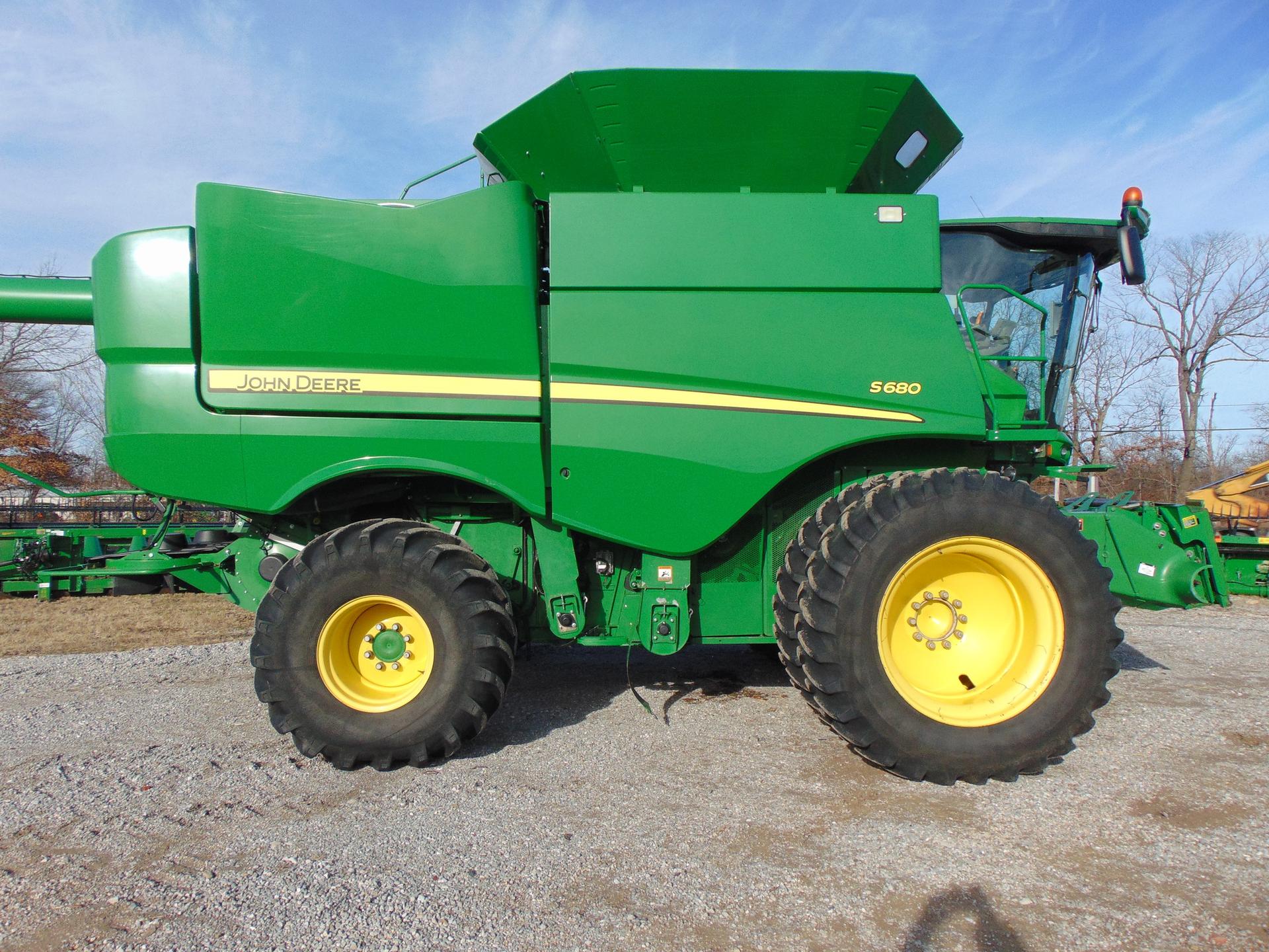 2014 John Deere S680 Image