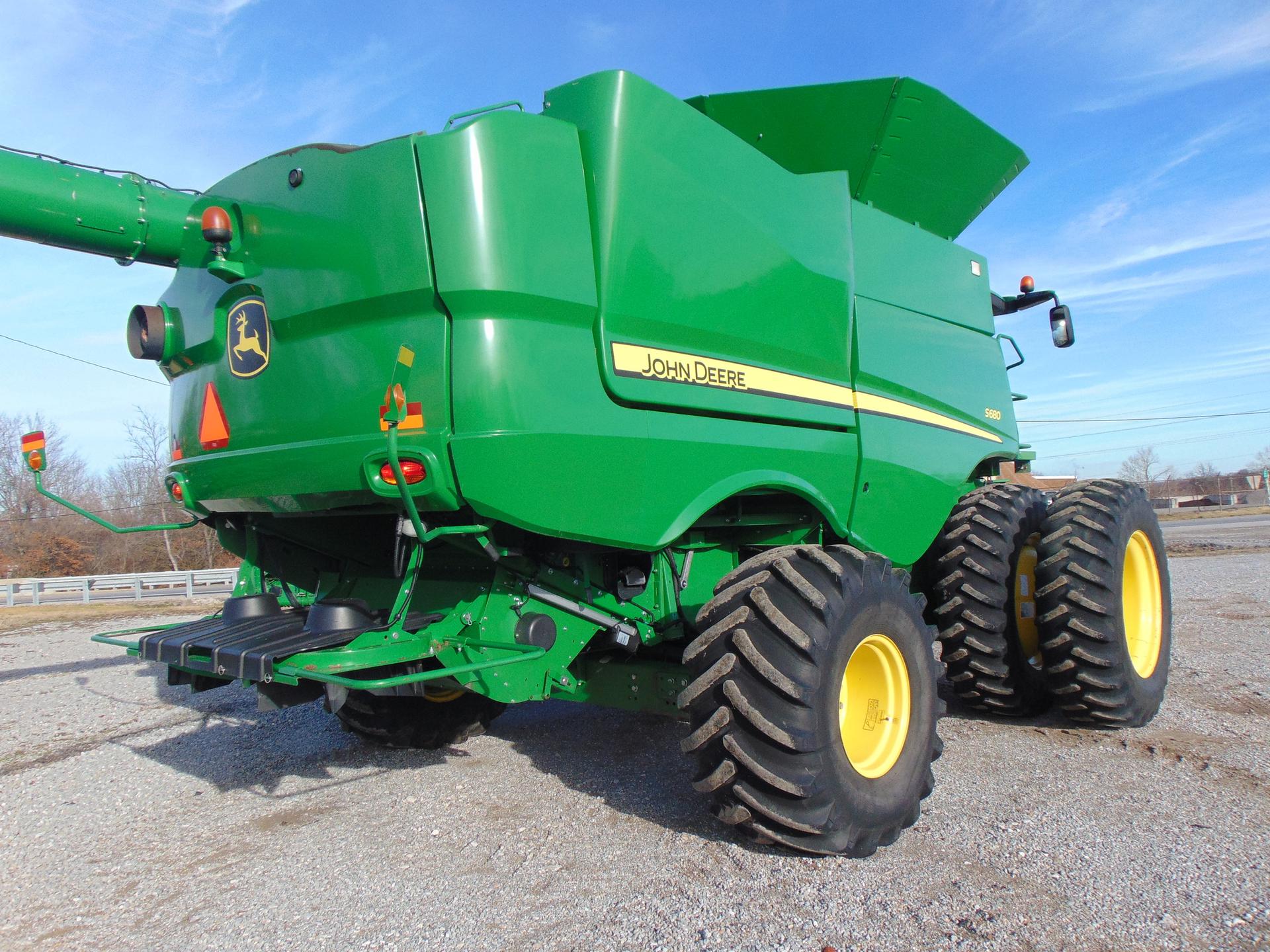 2014 John Deere S680 Image