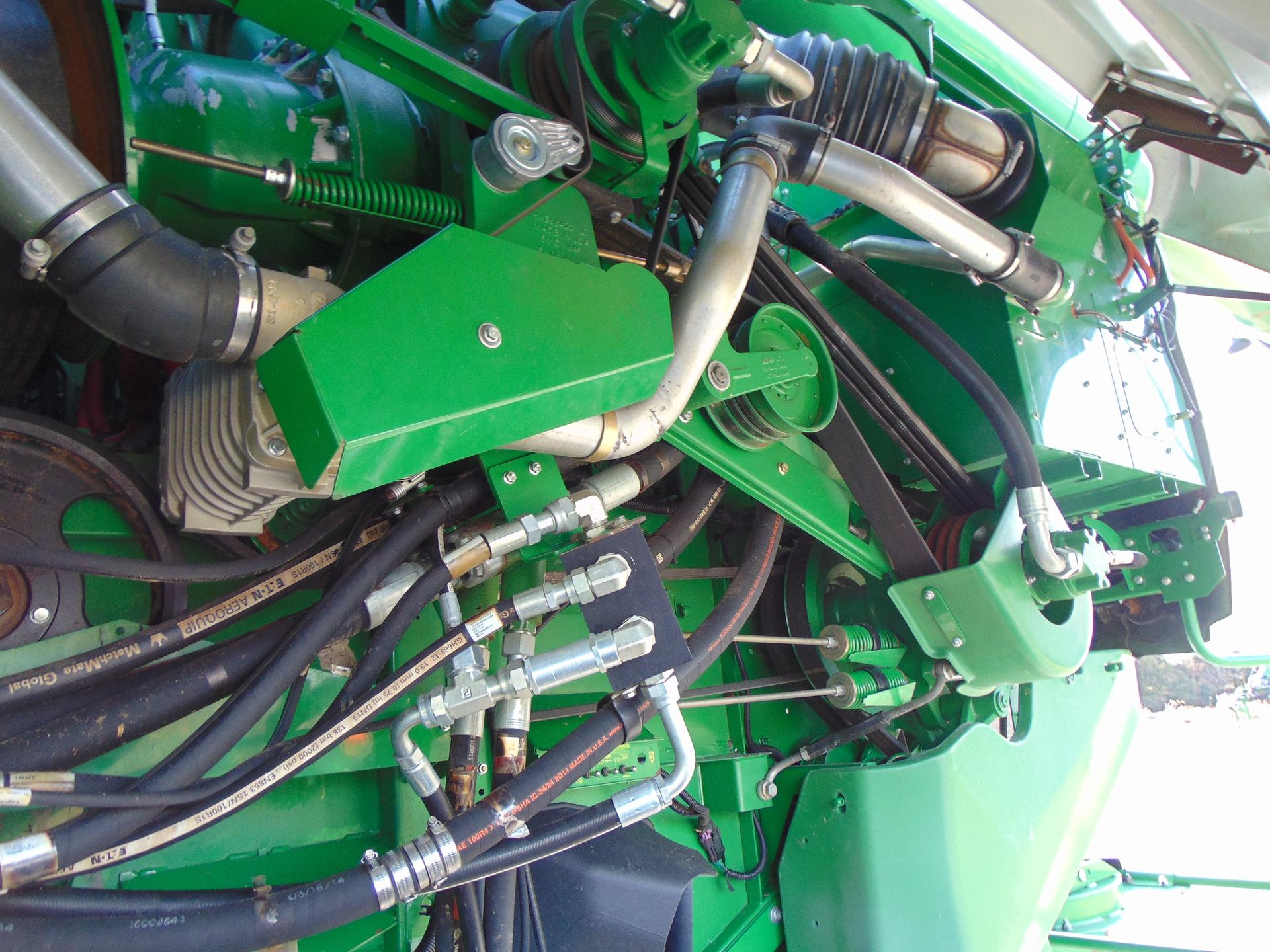 2014 John Deere S680 Image