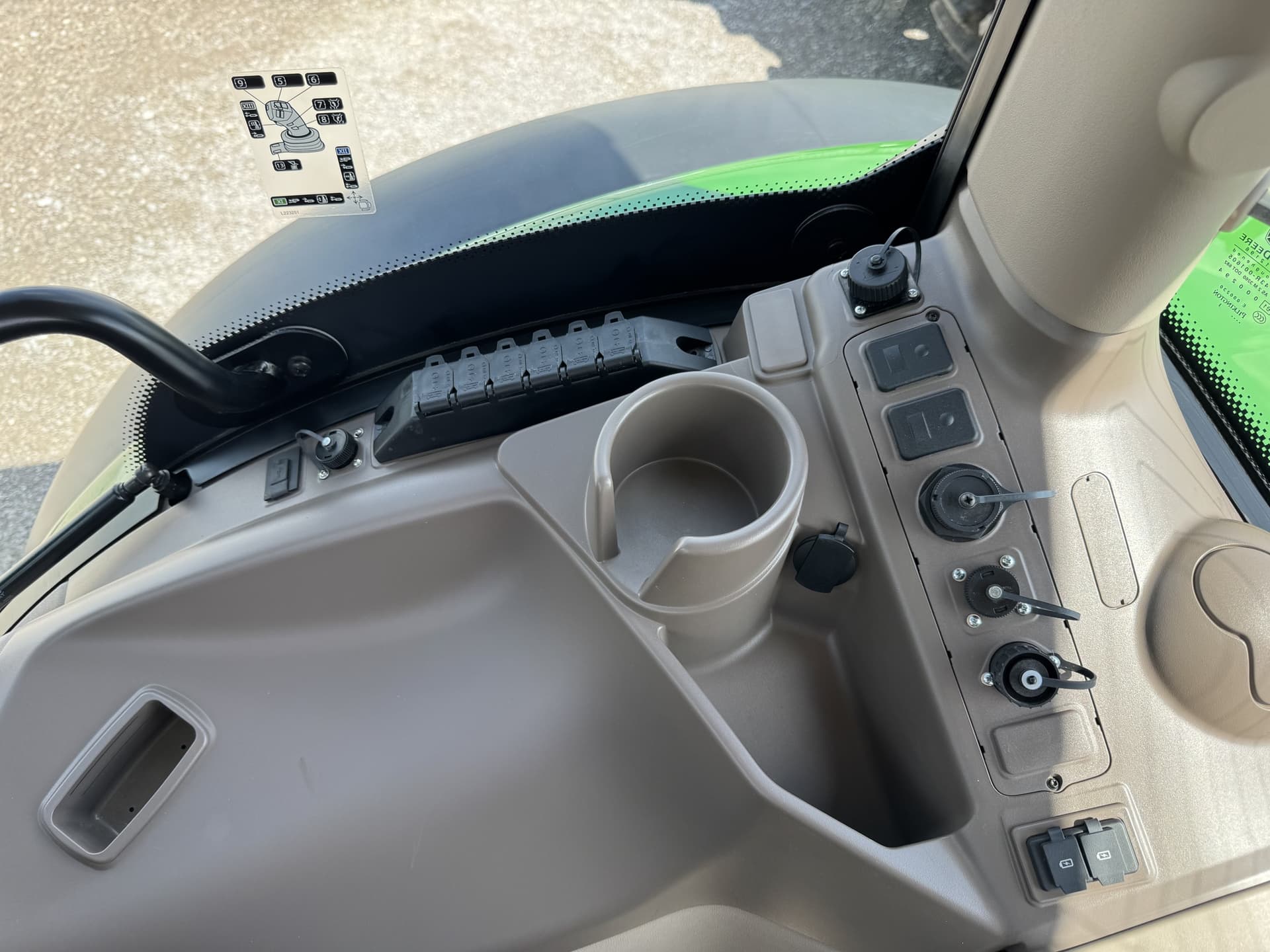 2023 John Deere 6R 130 Image