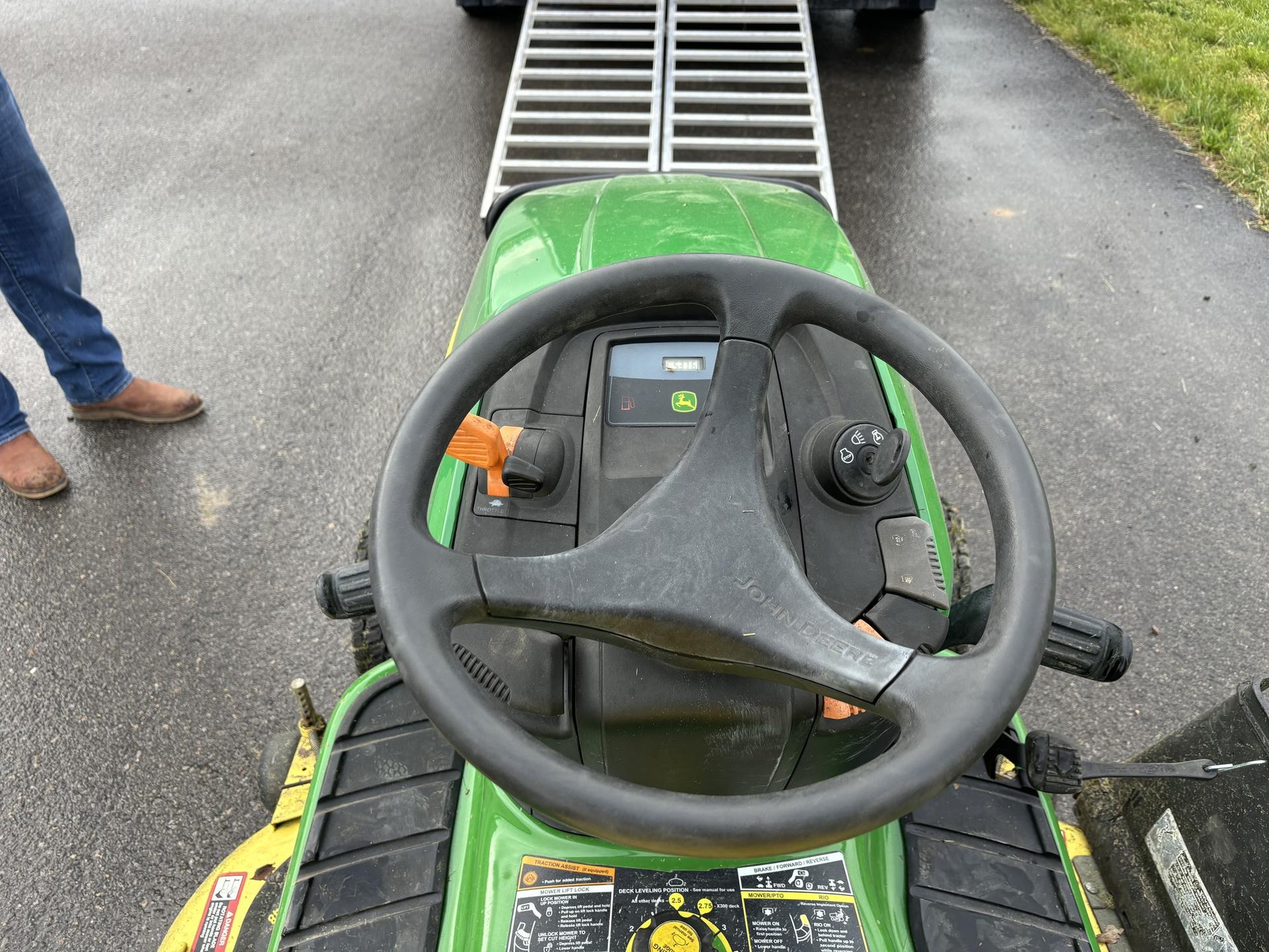 2012 John Deere X320 Image