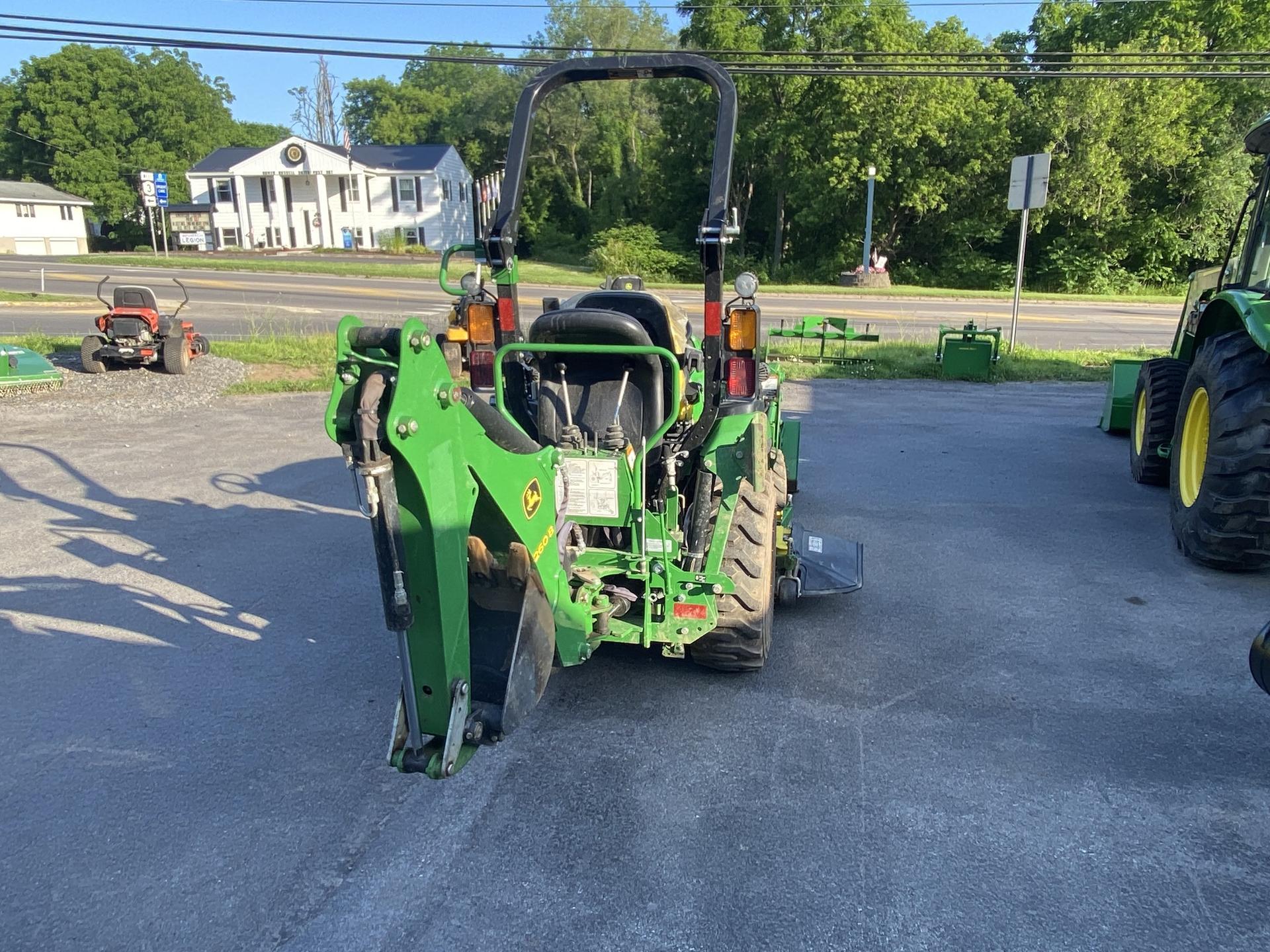 2020 John Deere 2025R Image