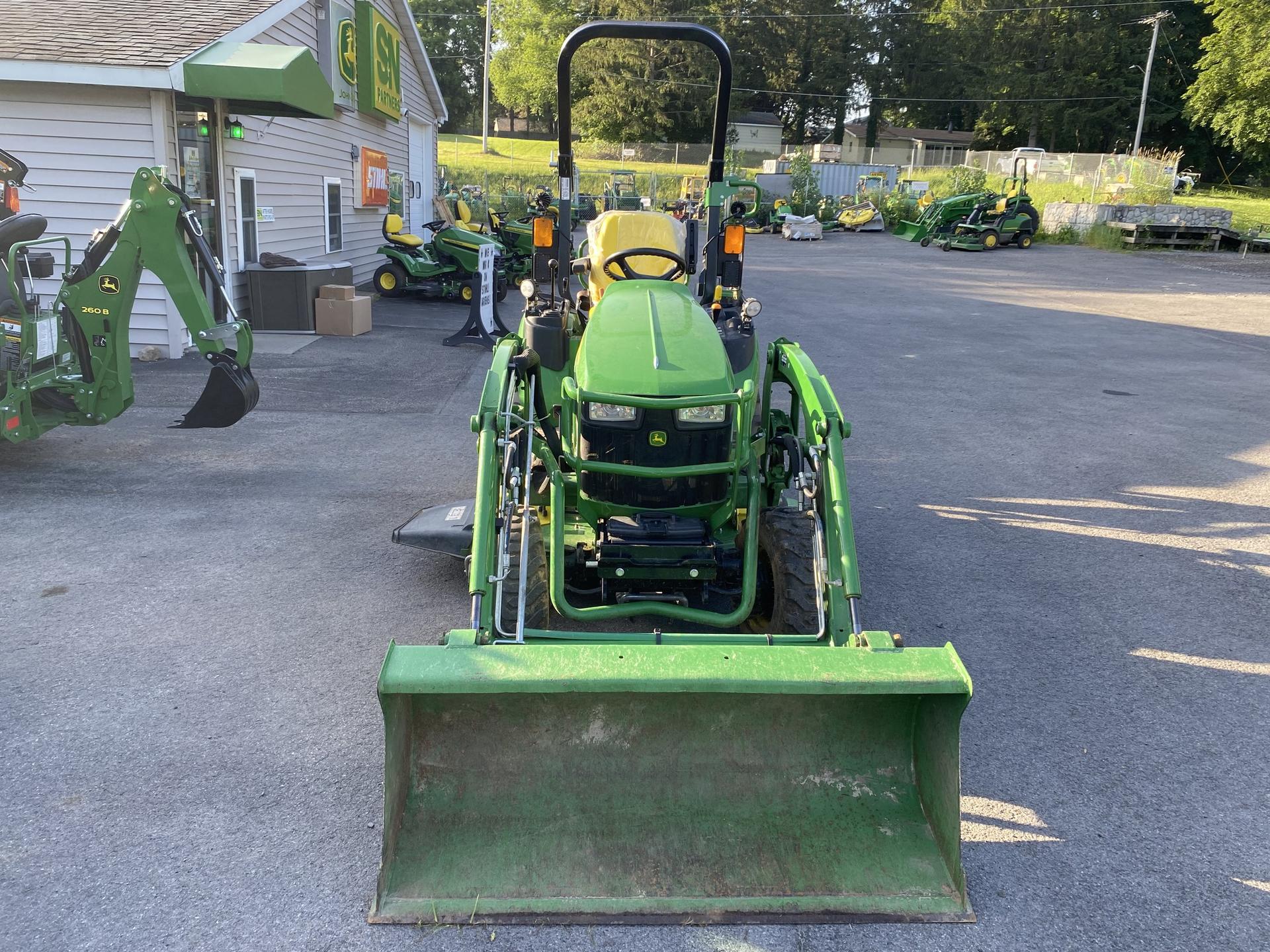 2020 John Deere 2025R Image