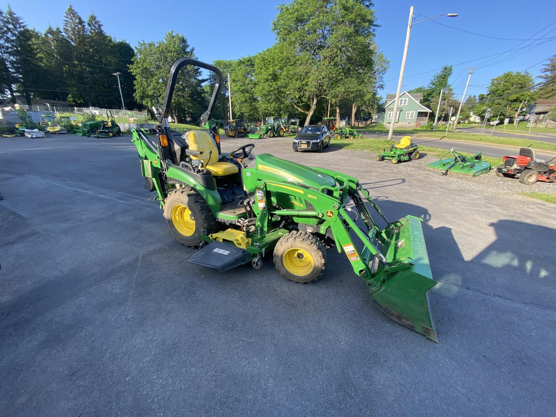 2020 John Deere 2025R Image