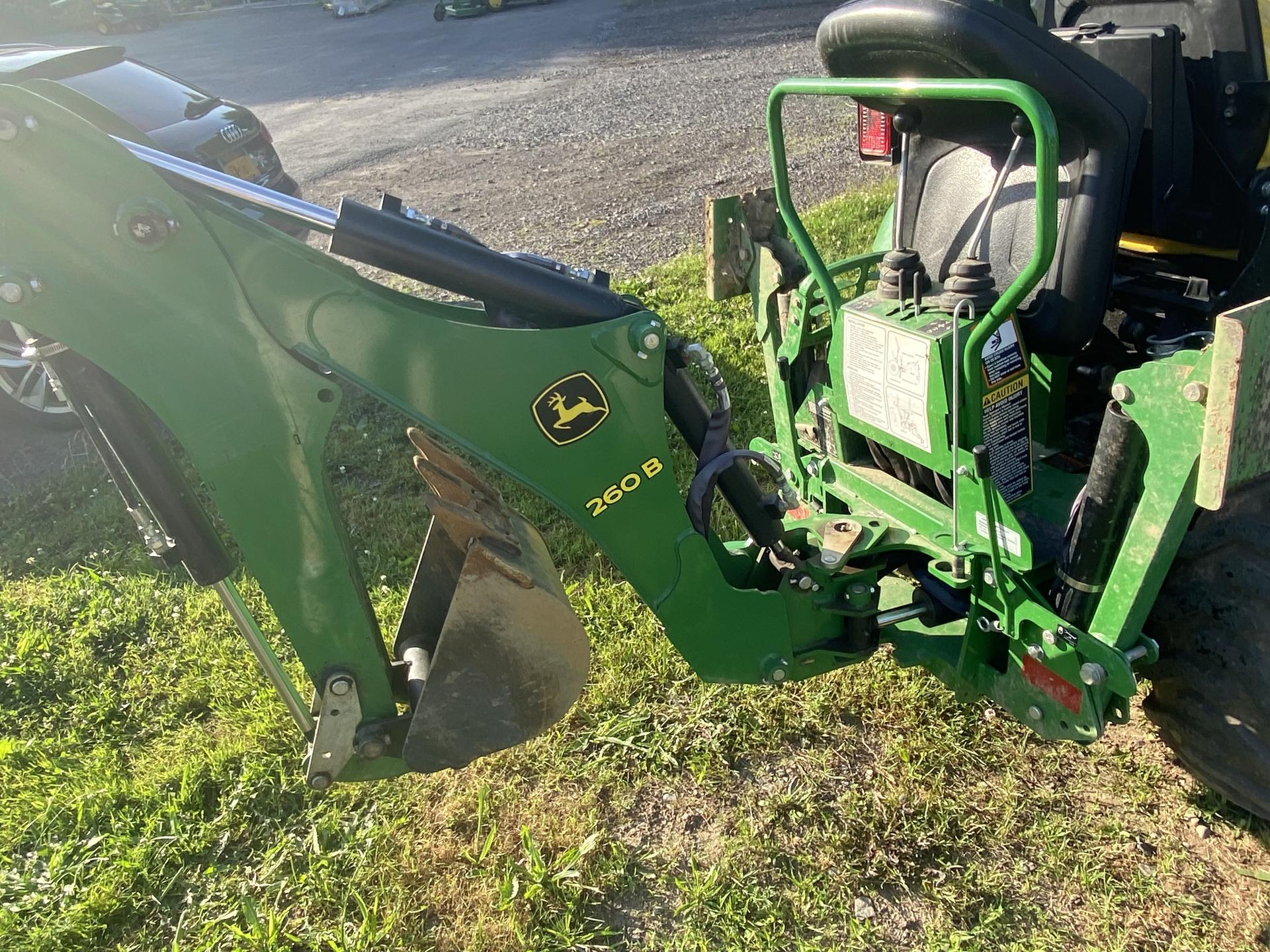 2020 John Deere 2025R Image