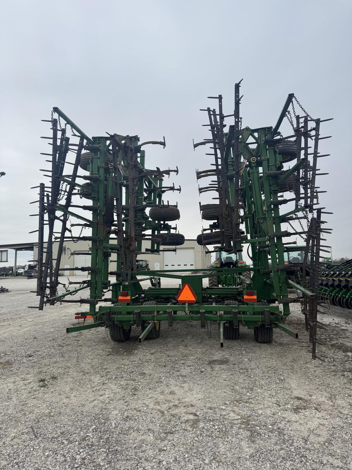2005 John Deere 2210 Image