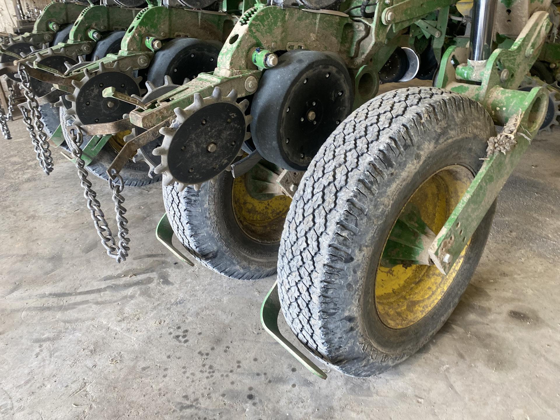 2007 John Deere 1790 Image