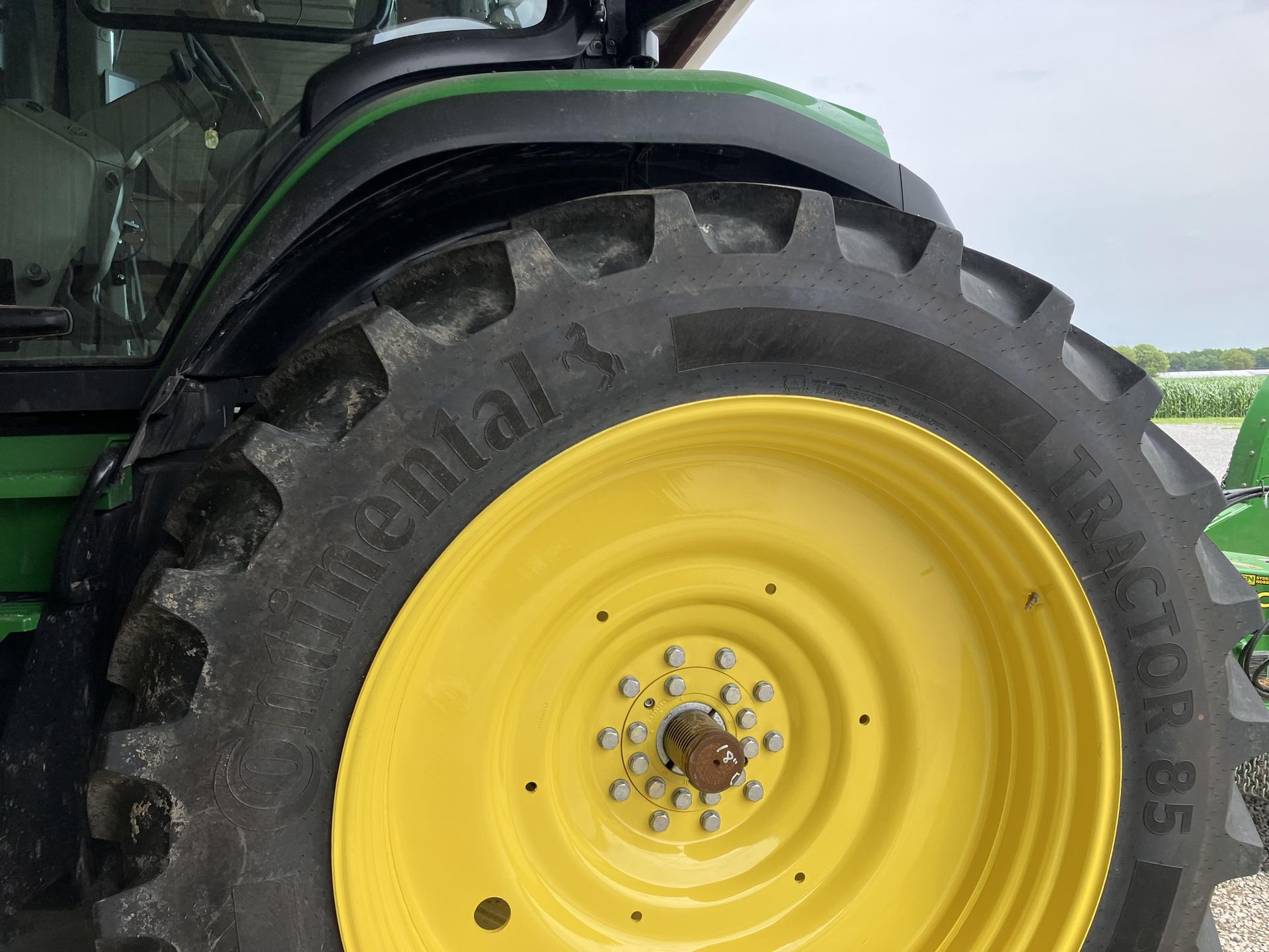 2024 John Deere 8R 250 Image