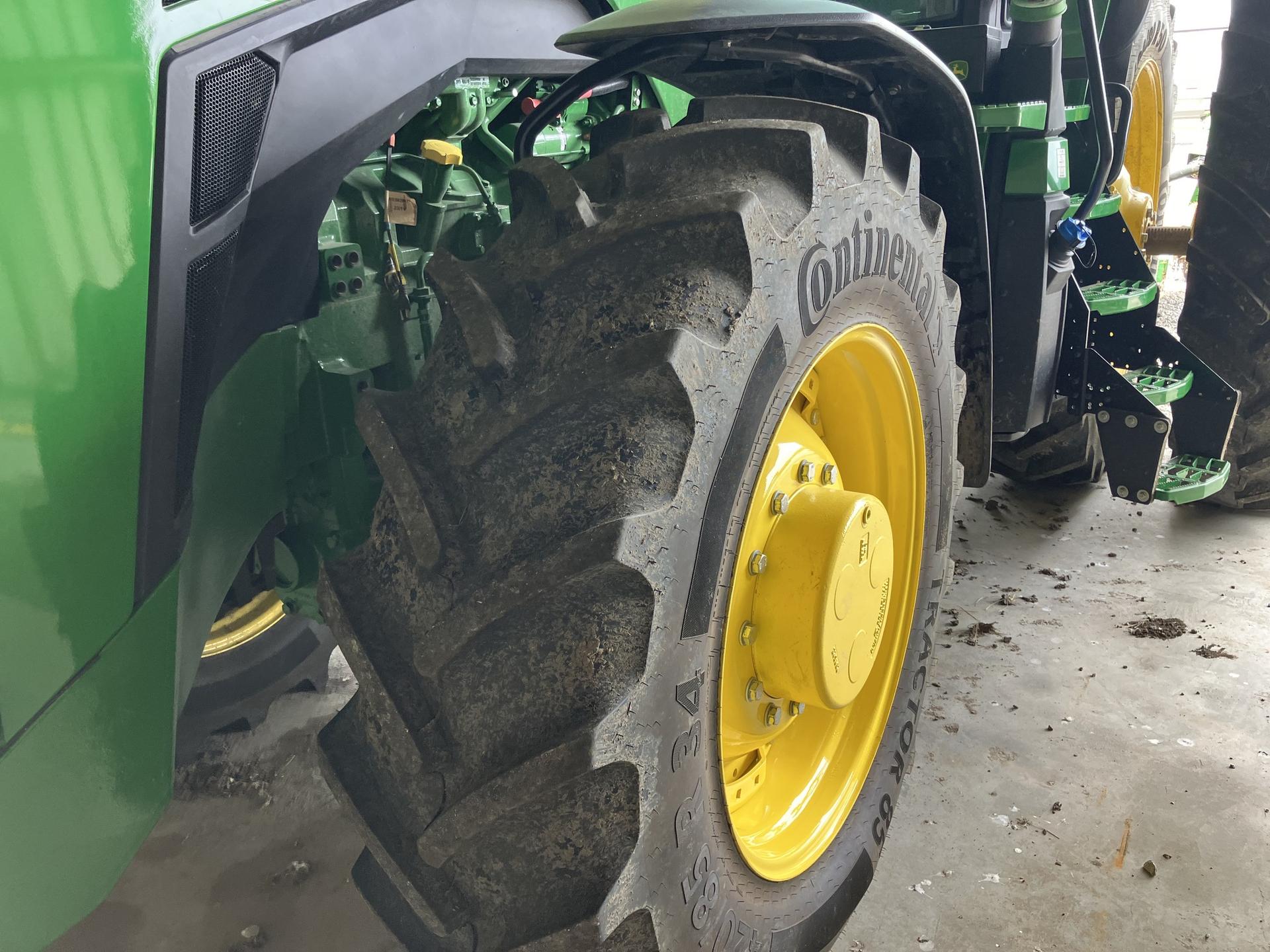 2024 John Deere 8R 250 Image