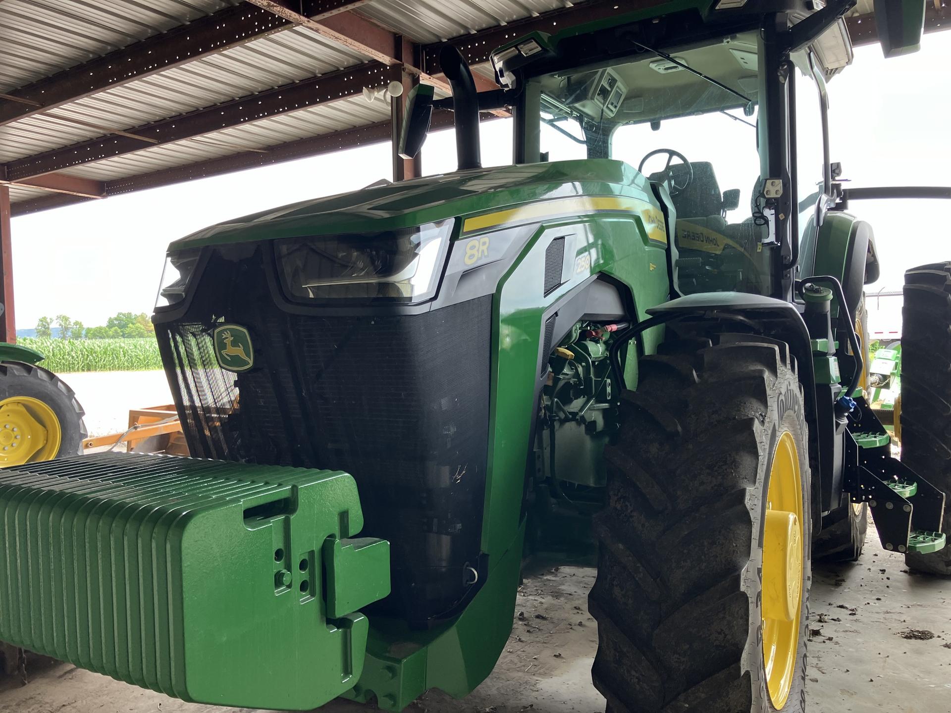 2024 John Deere 8R 250 Image