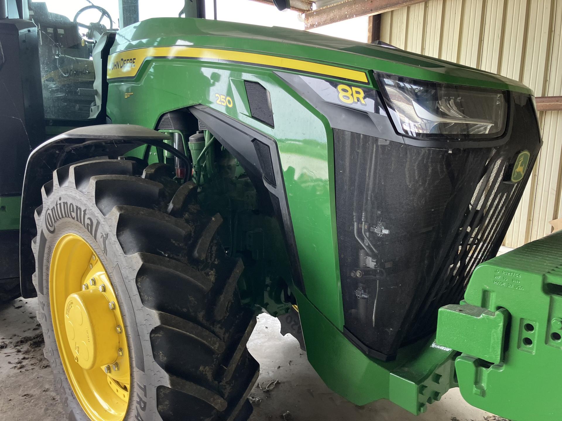 2024 John Deere 8R 250 Image