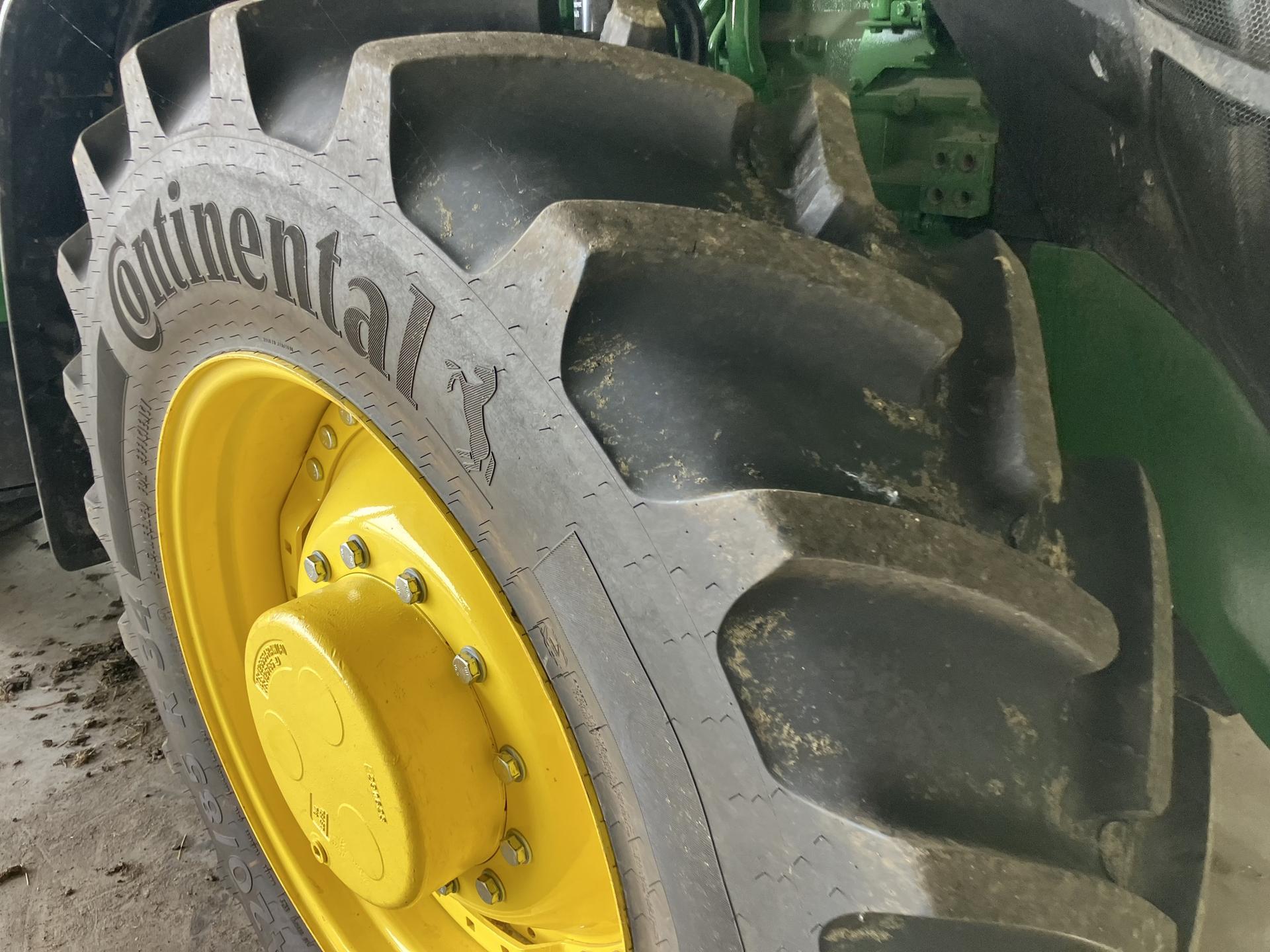 2024 John Deere 8R 250 Image