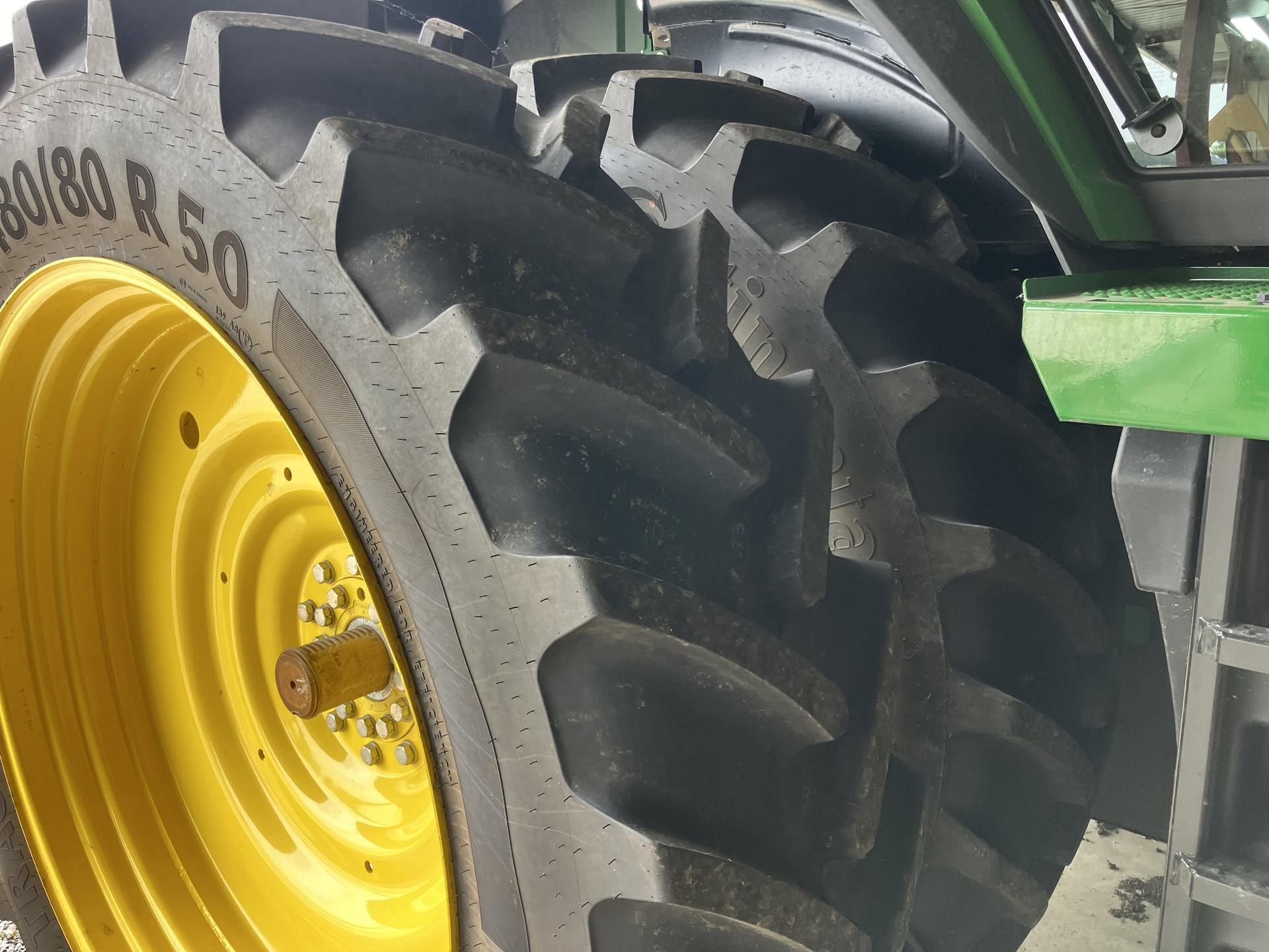 2024 John Deere 8R 250 Image