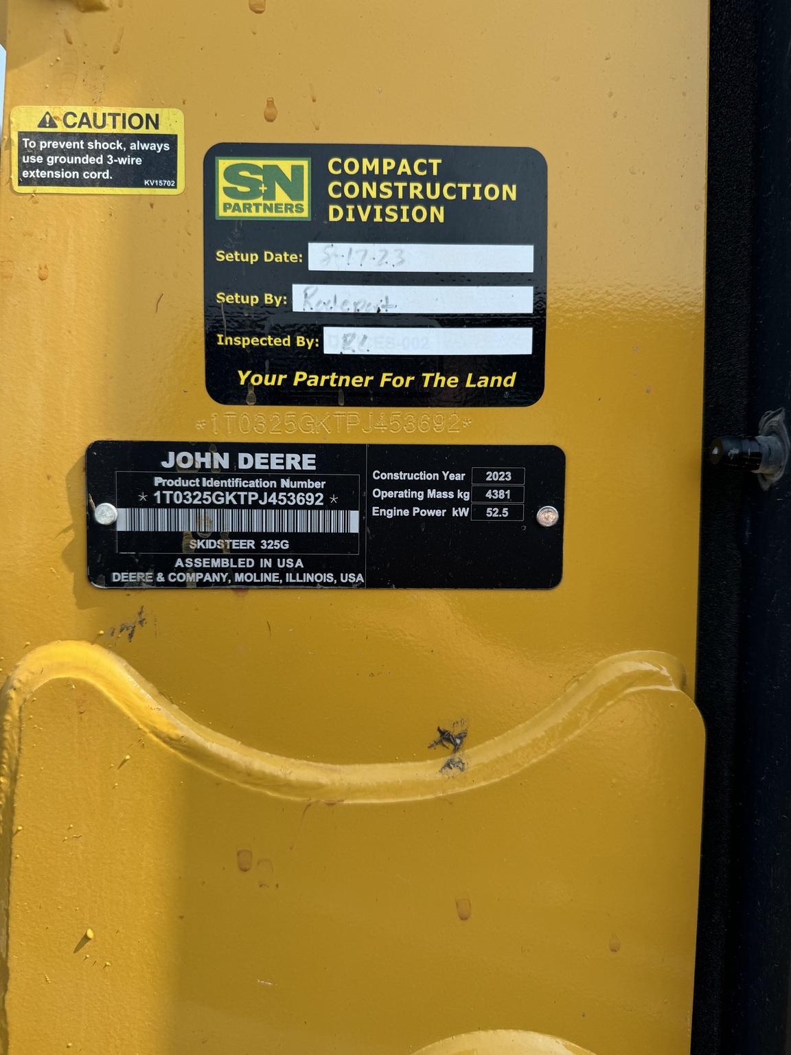 2023 John Deere 325G Image