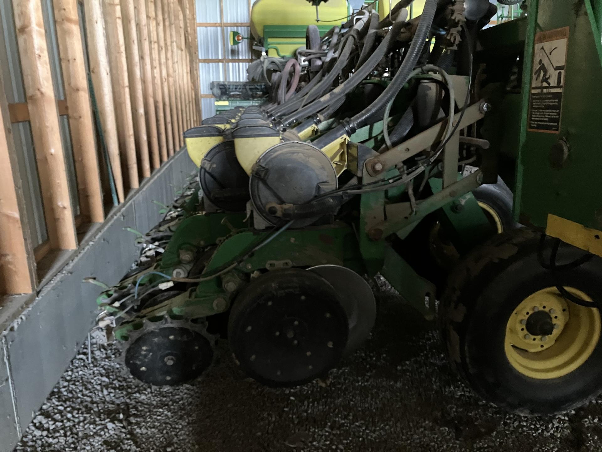 2010 John Deere DB60 Image