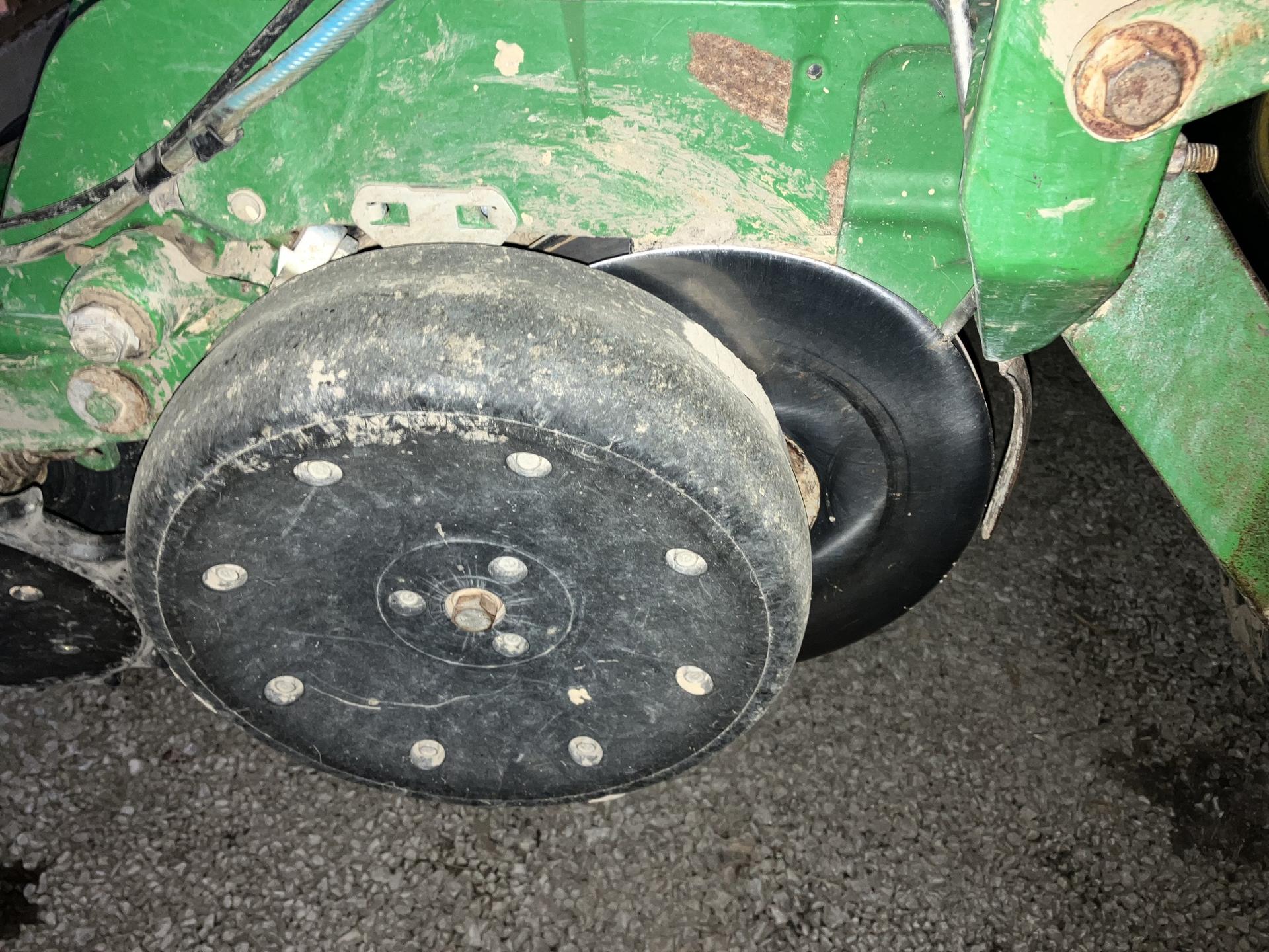 2010 John Deere DB60 Image