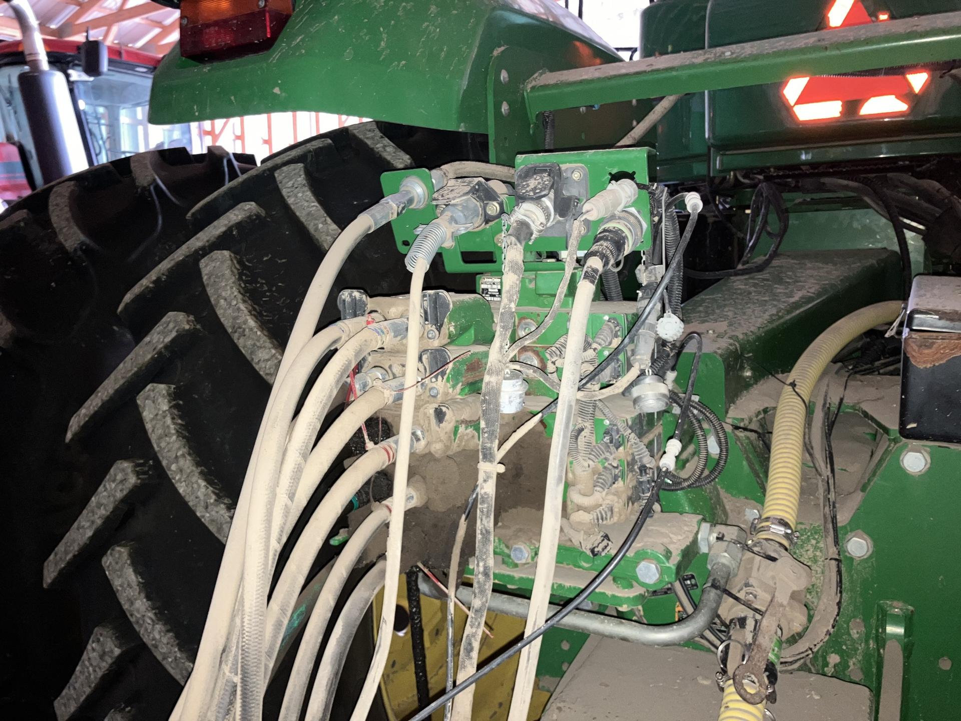 2010 John Deere DB60 Image