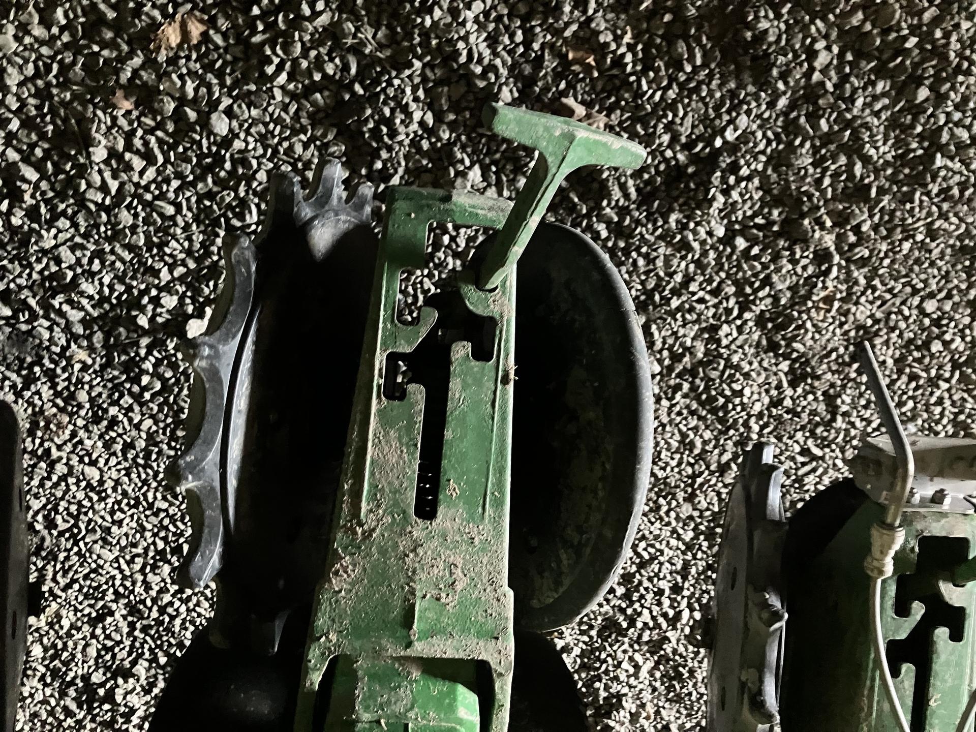 2010 John Deere DB60 Image