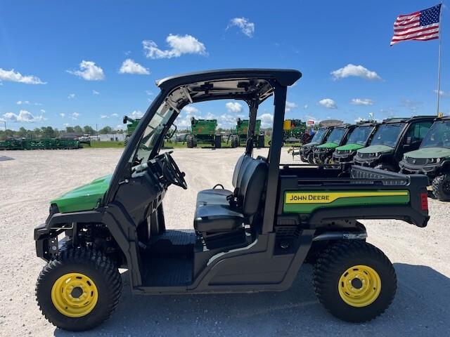 2023 John Deere XUV 835E Image