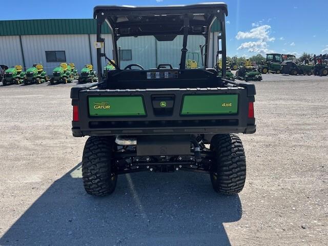 2023 John Deere XUV 835E Image