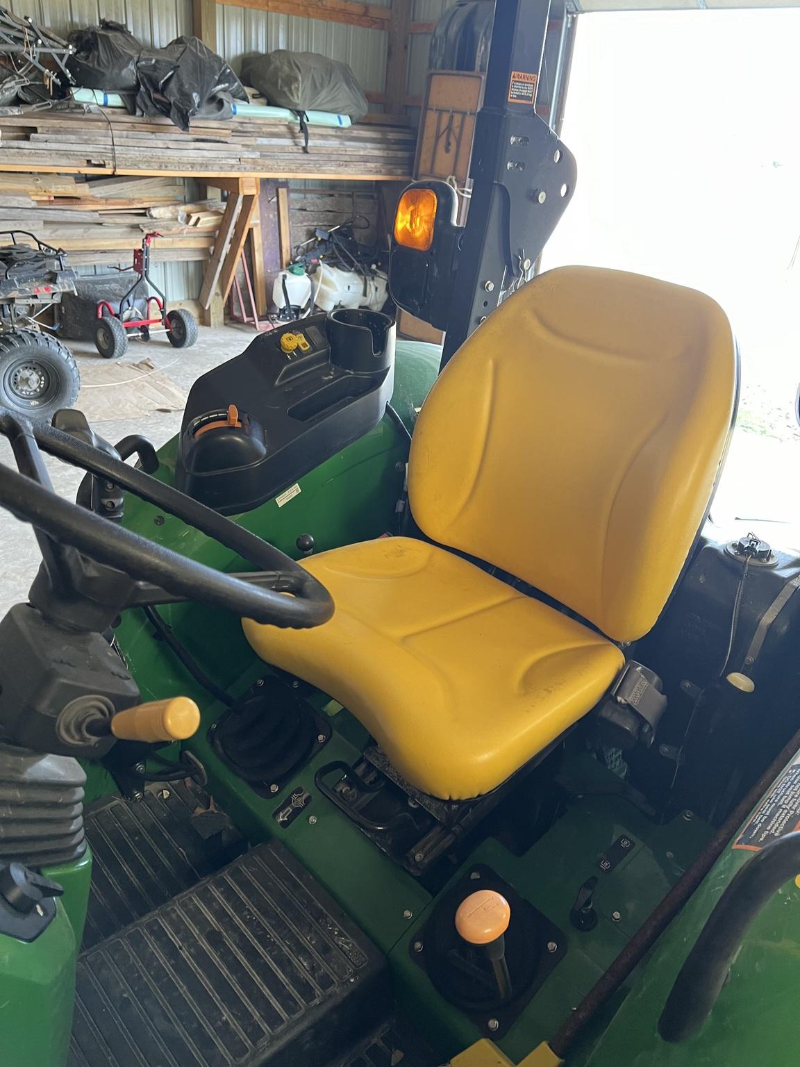 2021 John Deere 5075E Image