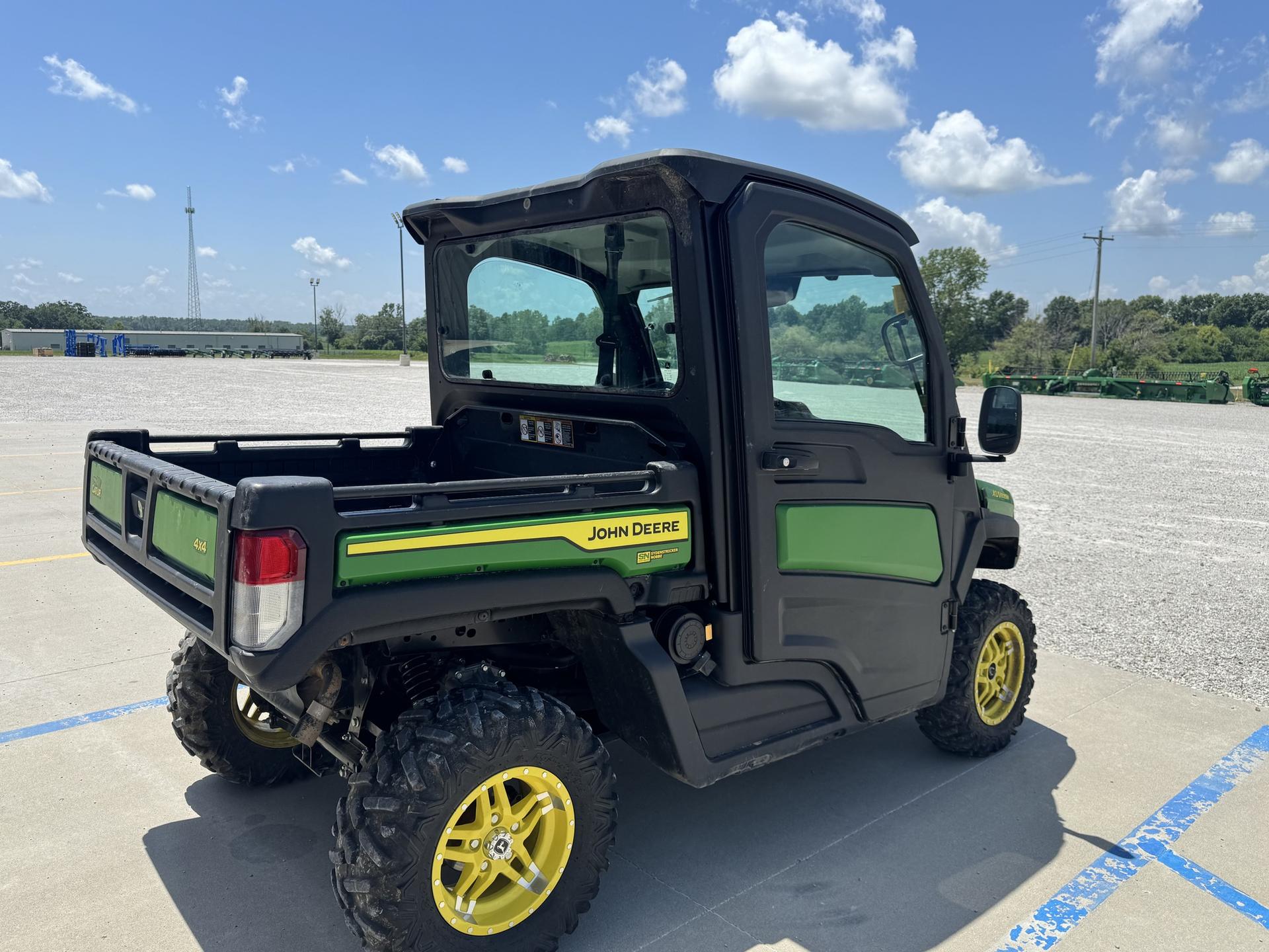 2024 John Deere XUV 835M Image