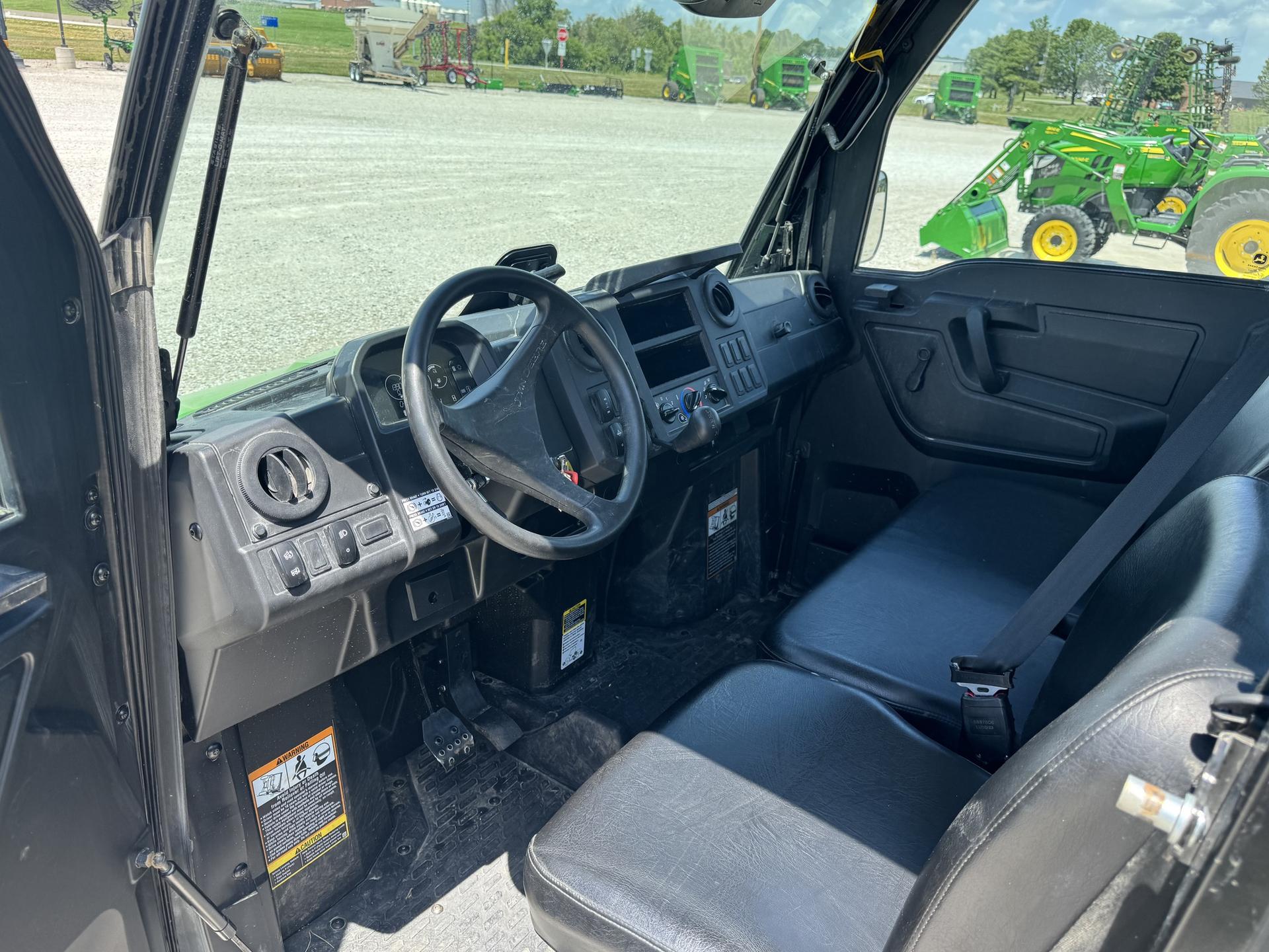 2024 John Deere XUV 835M Image