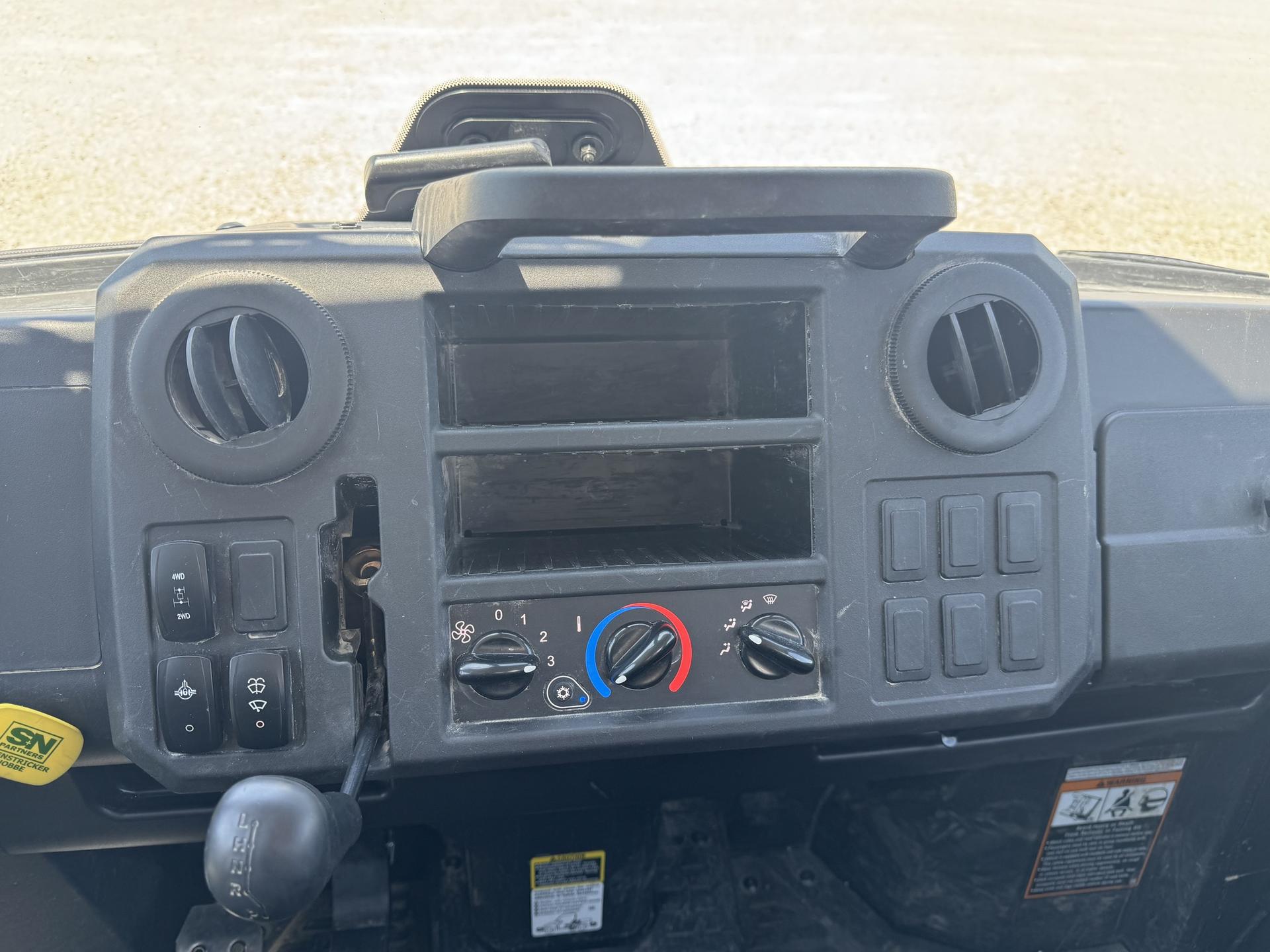 2024 John Deere XUV 835M Image