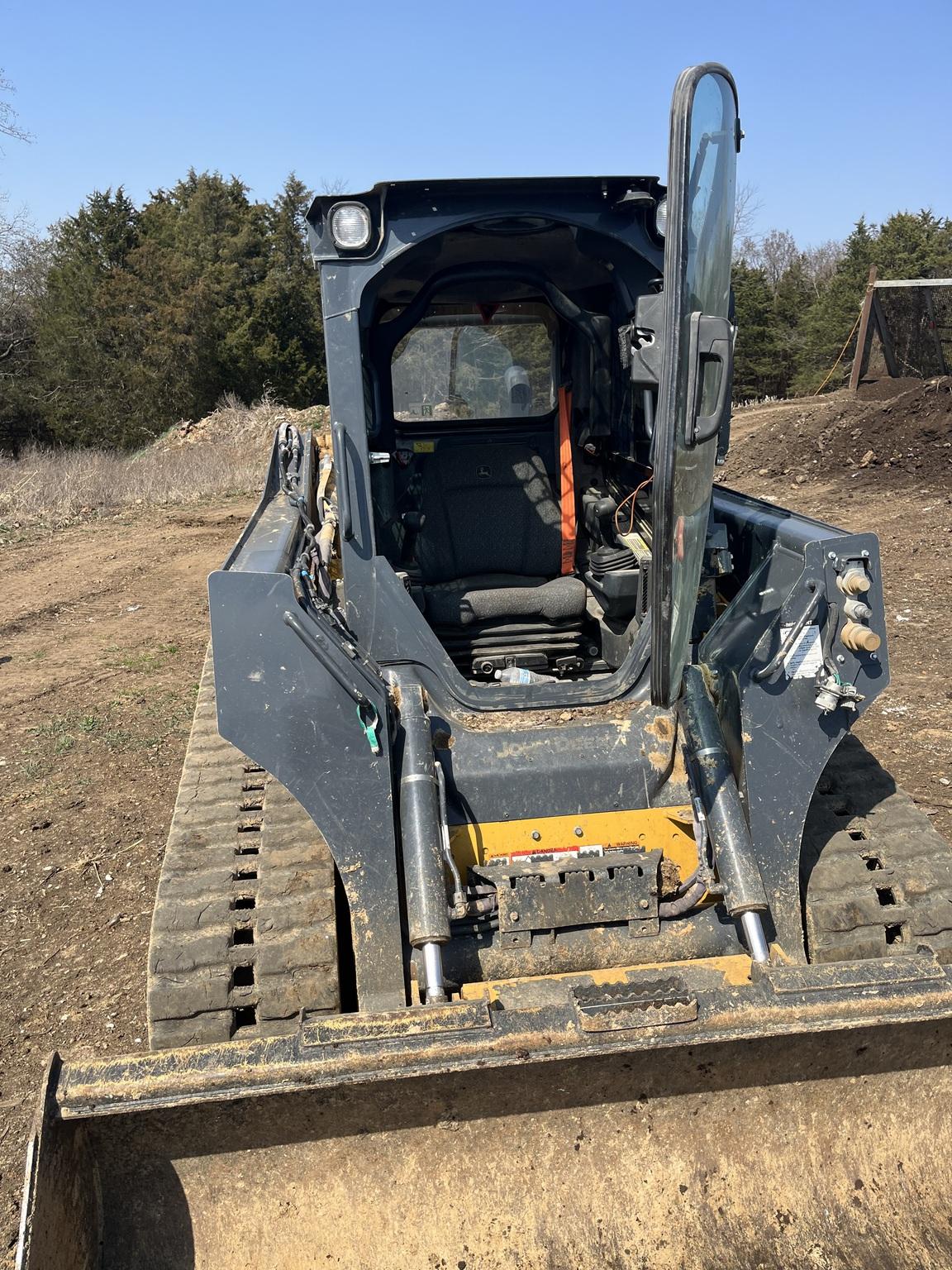 2023 John Deere 325G Image